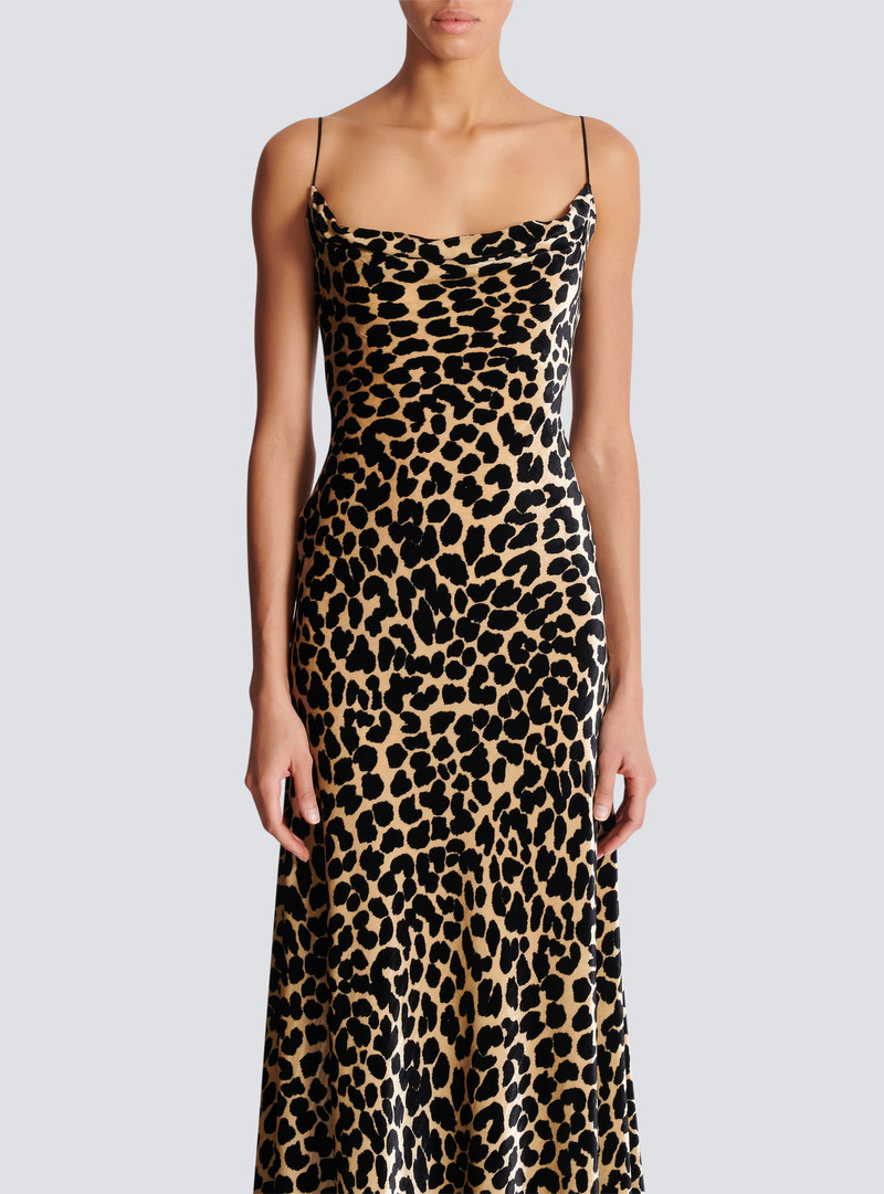 Flowing leopard print velvet dress 5