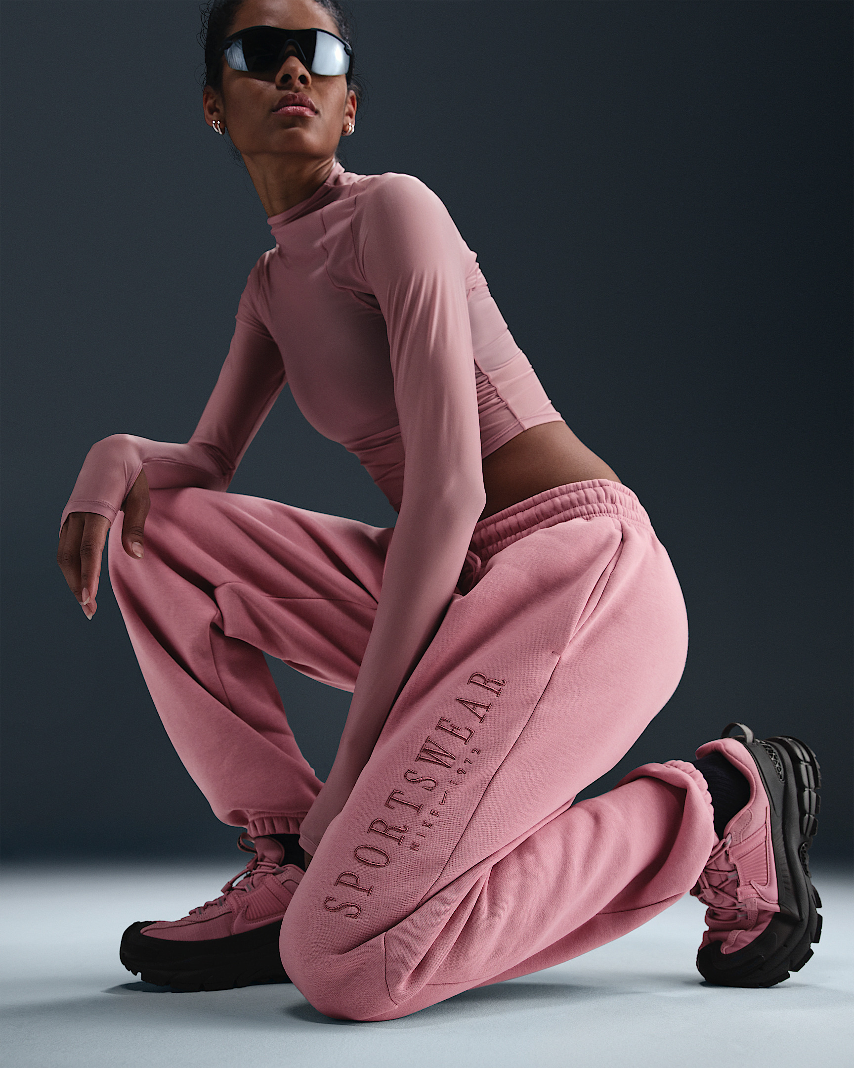 Nike Sportswear Phoenix Fleece Women's High-Waisted Oversized Sweatpants - 3