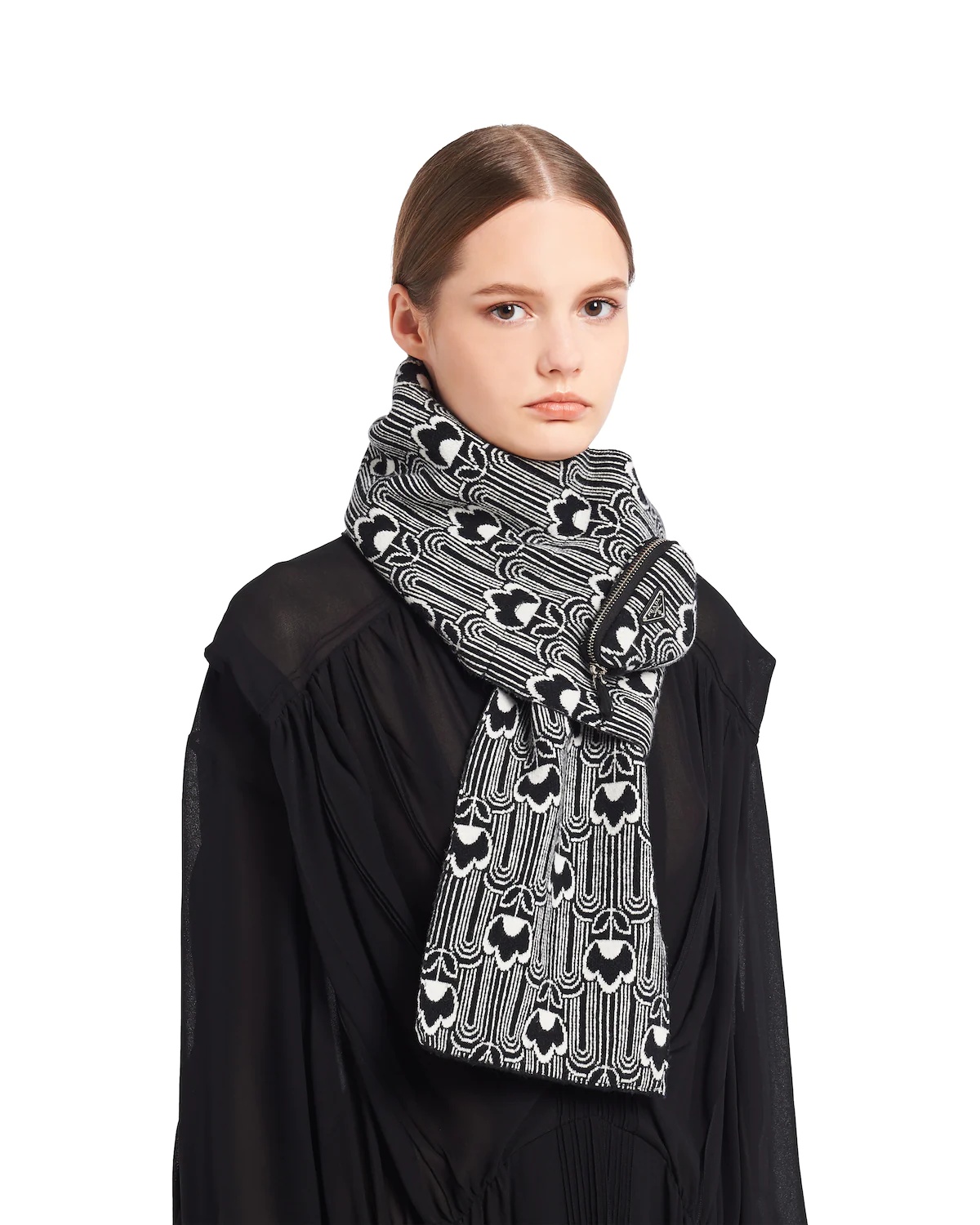 Reversible jacquard and Re-Nylon scarf 2
