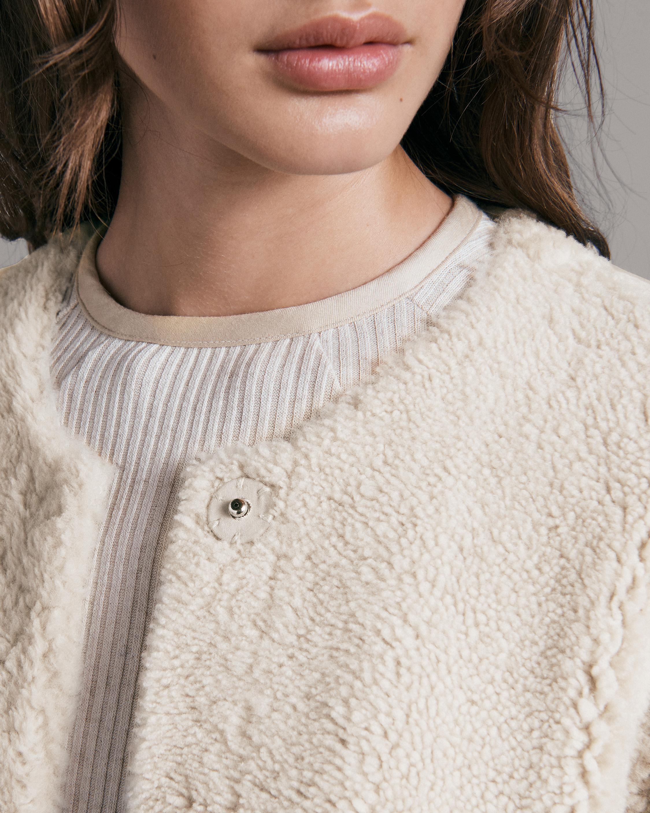 Tula Shearling Coat
Relaxed Fit Coat - 6