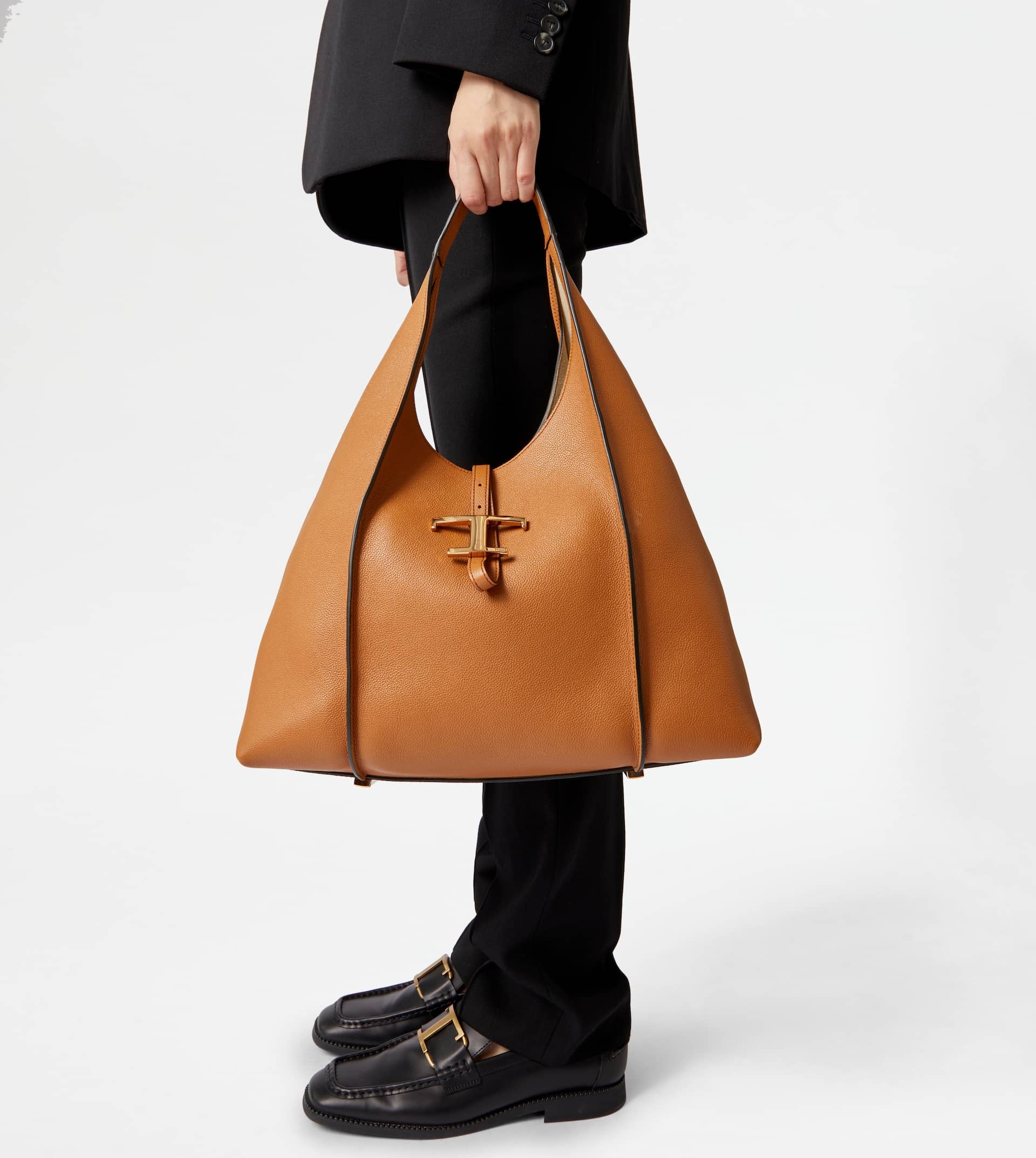 T TIMELESS HOBO BAG IN LEATHER MEDIUM - BROWN - 2