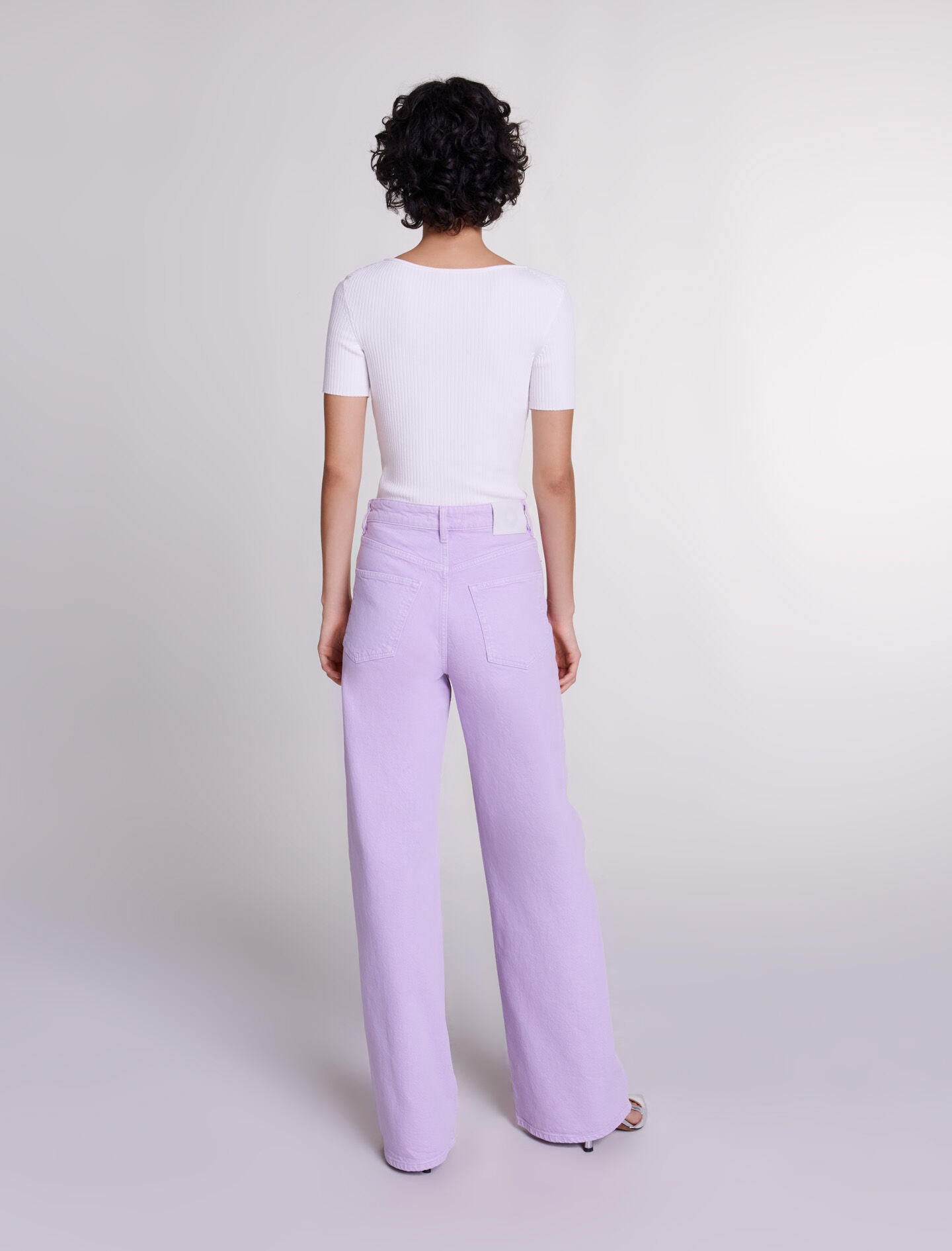 Cutaway knit top with jewellery - 5
