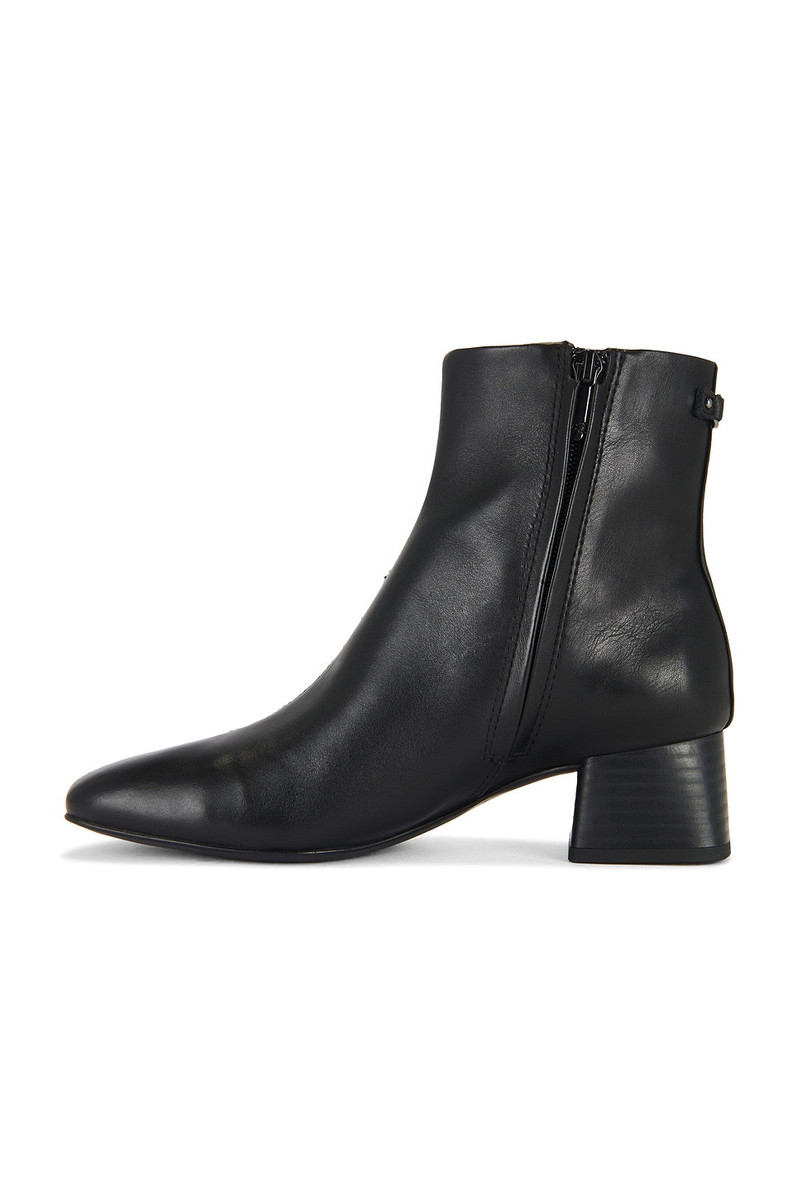 Sam Edelman Paige Boot outlook