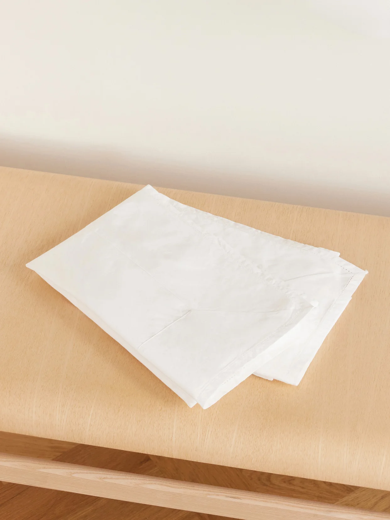 Odette Set Of Two Broderie Anglaise-trimmed Organic Cotton-percale Pillow Cases - 1