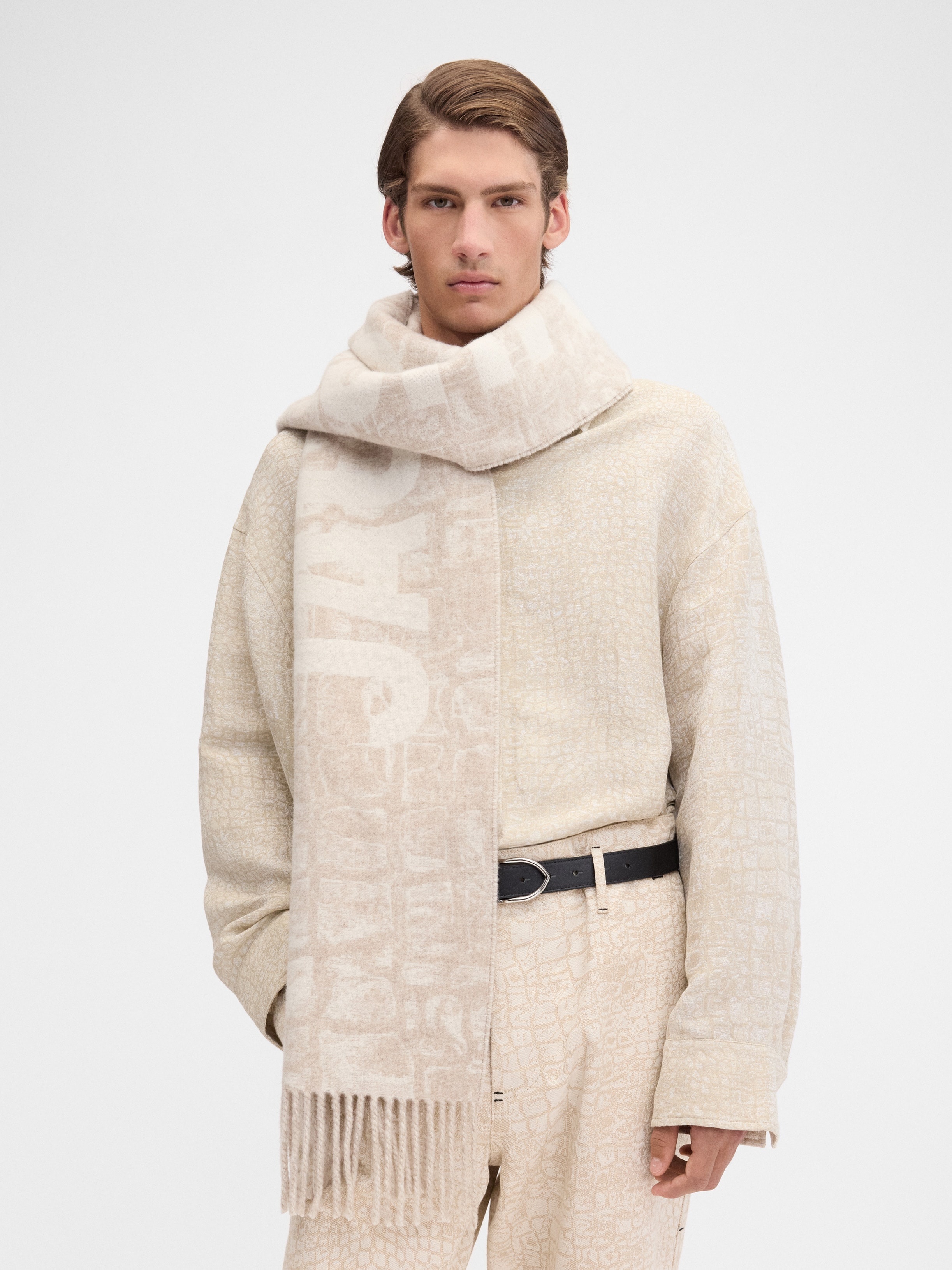 The Jacquemus scarf - 3