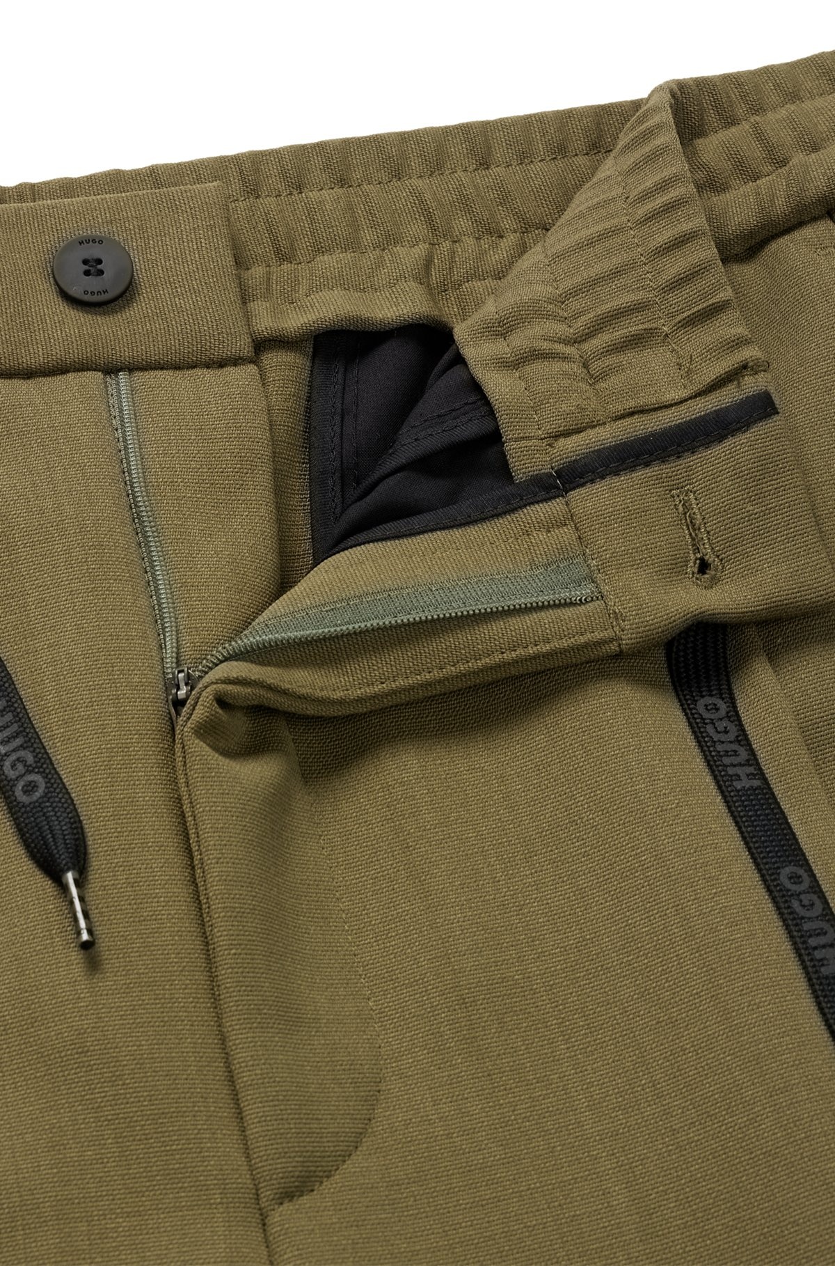 RELAXED-FIT SHORTS IN STRUCTURED PERFORMANCE-STRETCH FABRIC - 6