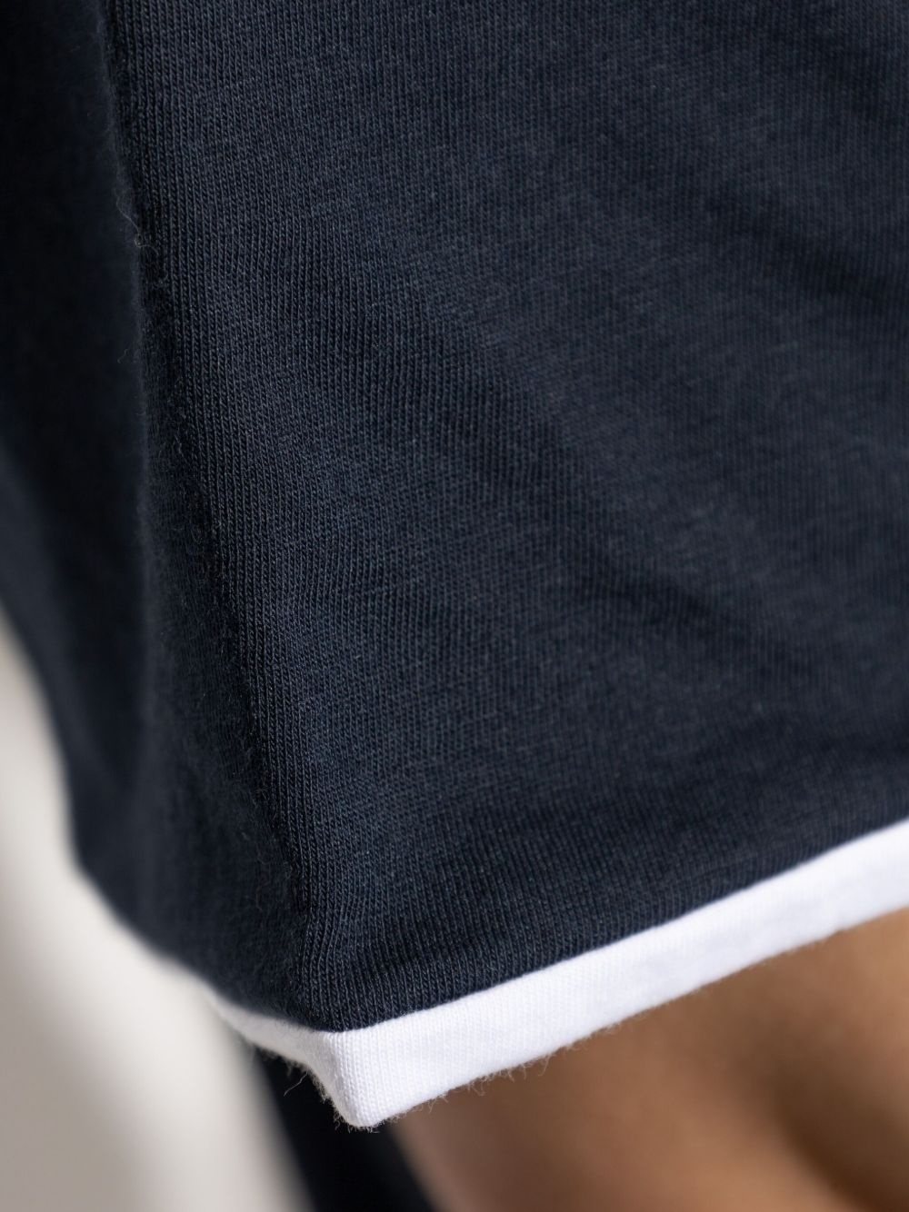 contrasting-trim T-shirt - 5