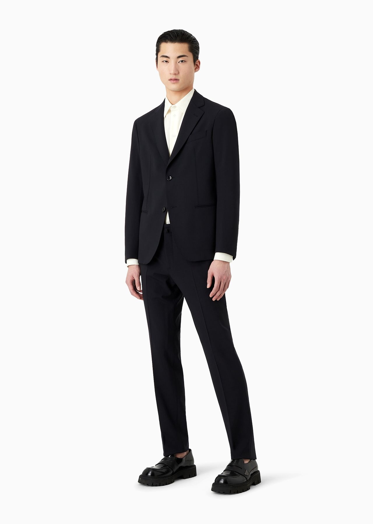 Modern-fit, single-breasted suit in compact, two-way stretch canvas - 2