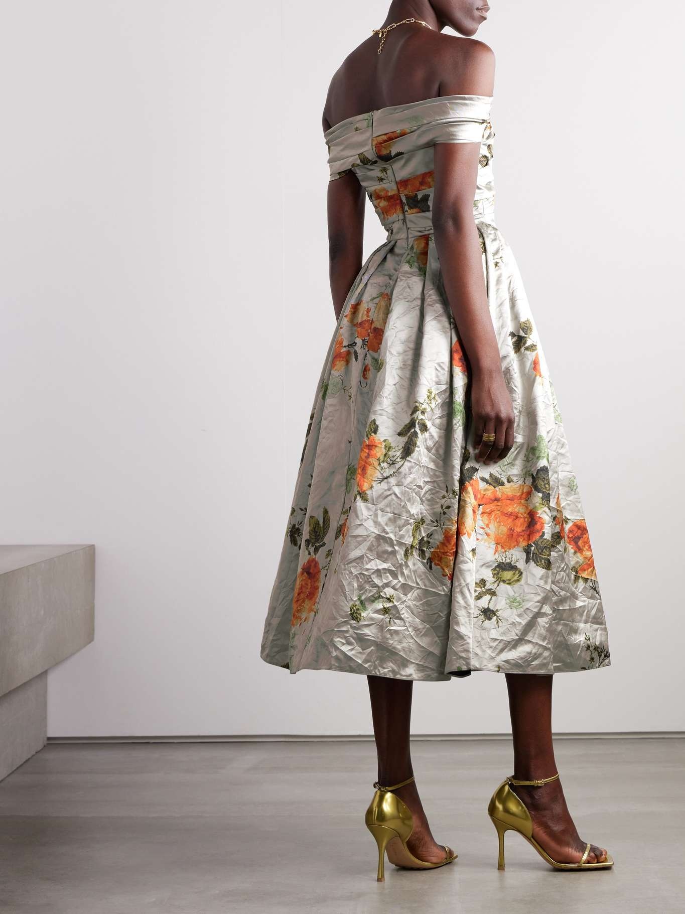 Off-the-shoulder floral-print metallic crinkled-satin midi dress - 3