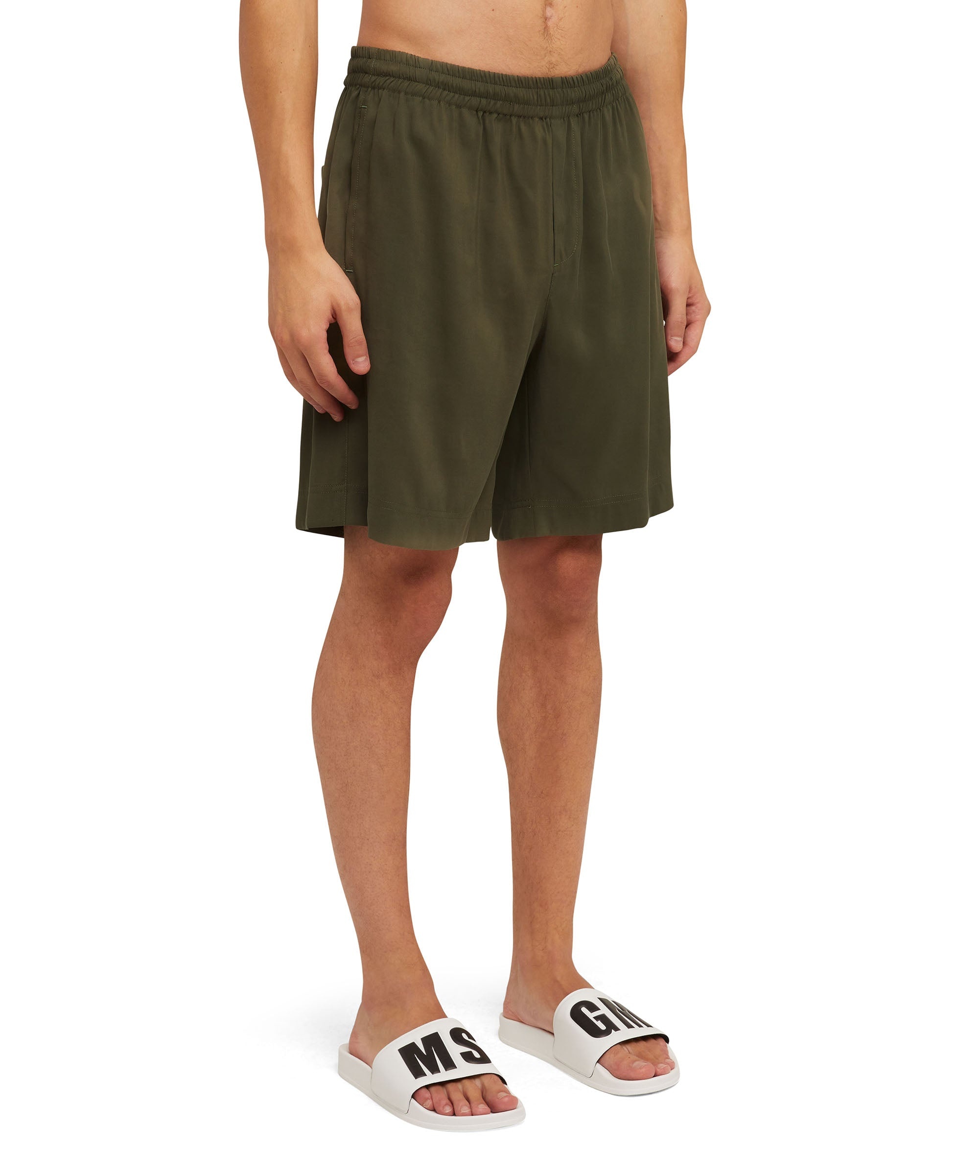 Solid color viscose fluid Bermuda shorts - 4