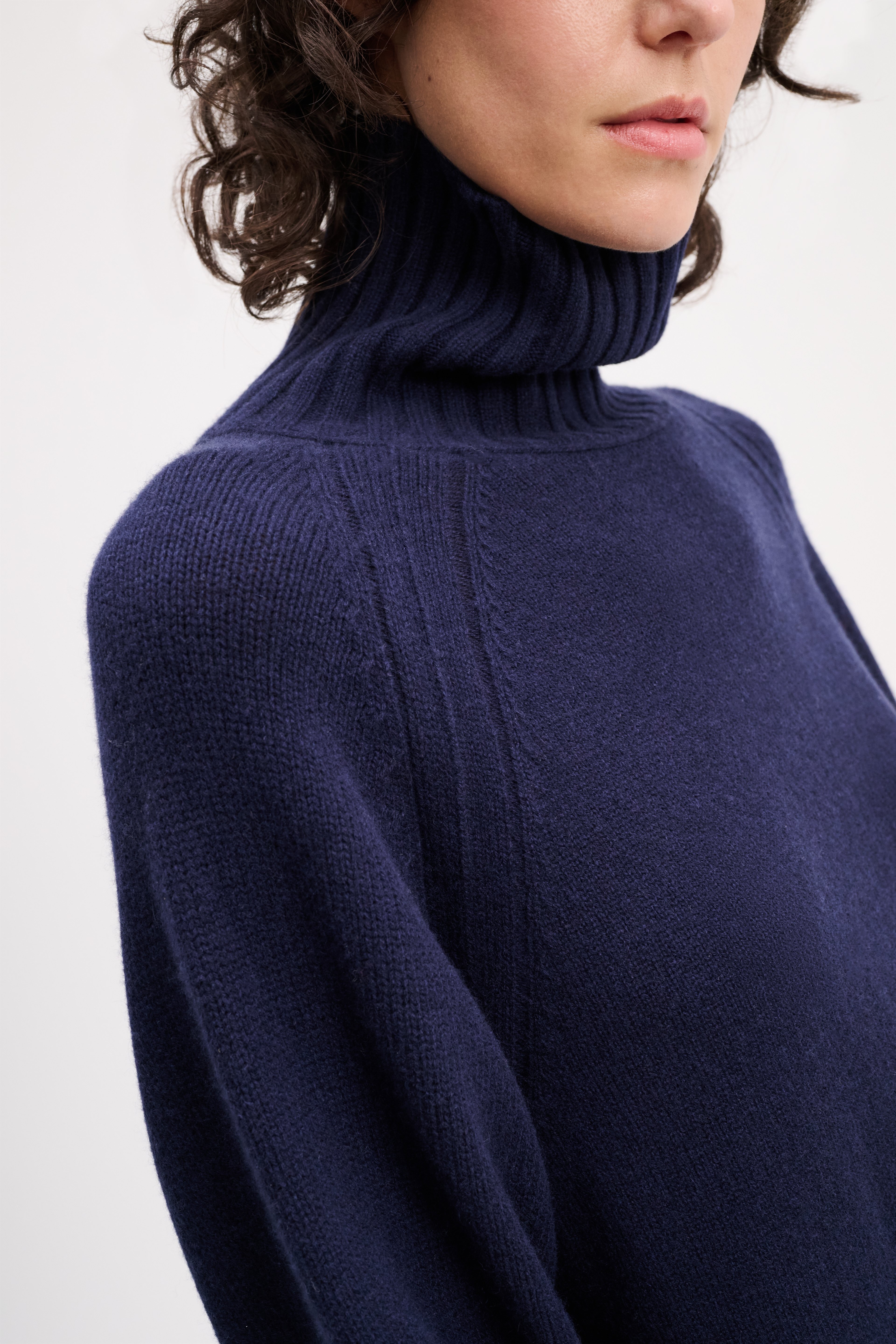 BOLD VOLUMES pullover - 3