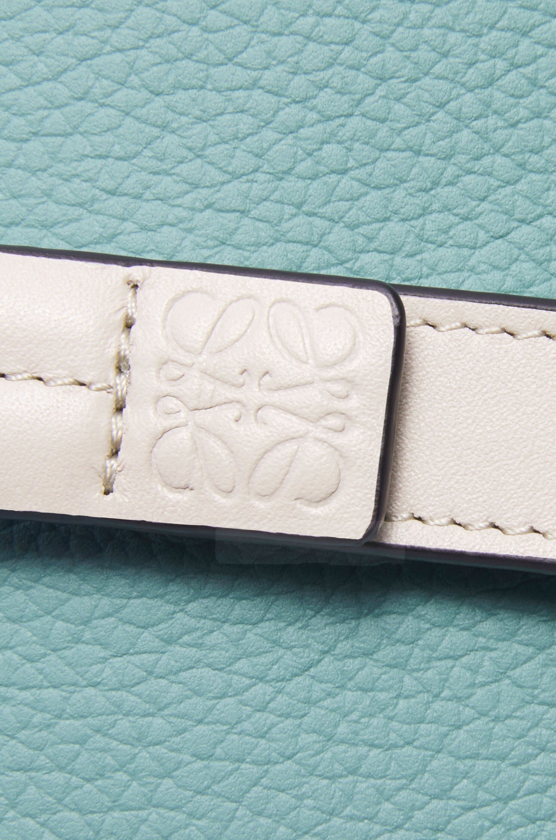 Compact zip wallet in soft grained calfskin - 5