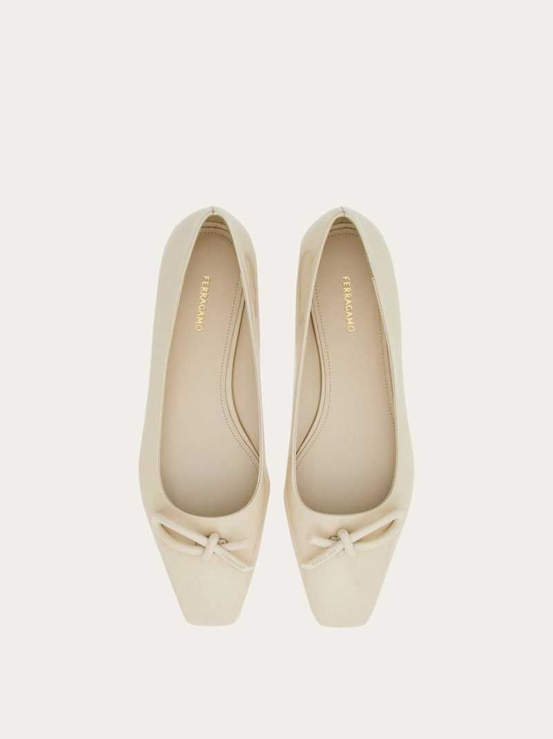 FERRAGAMO Ballet flat with asymmetric bow outlook