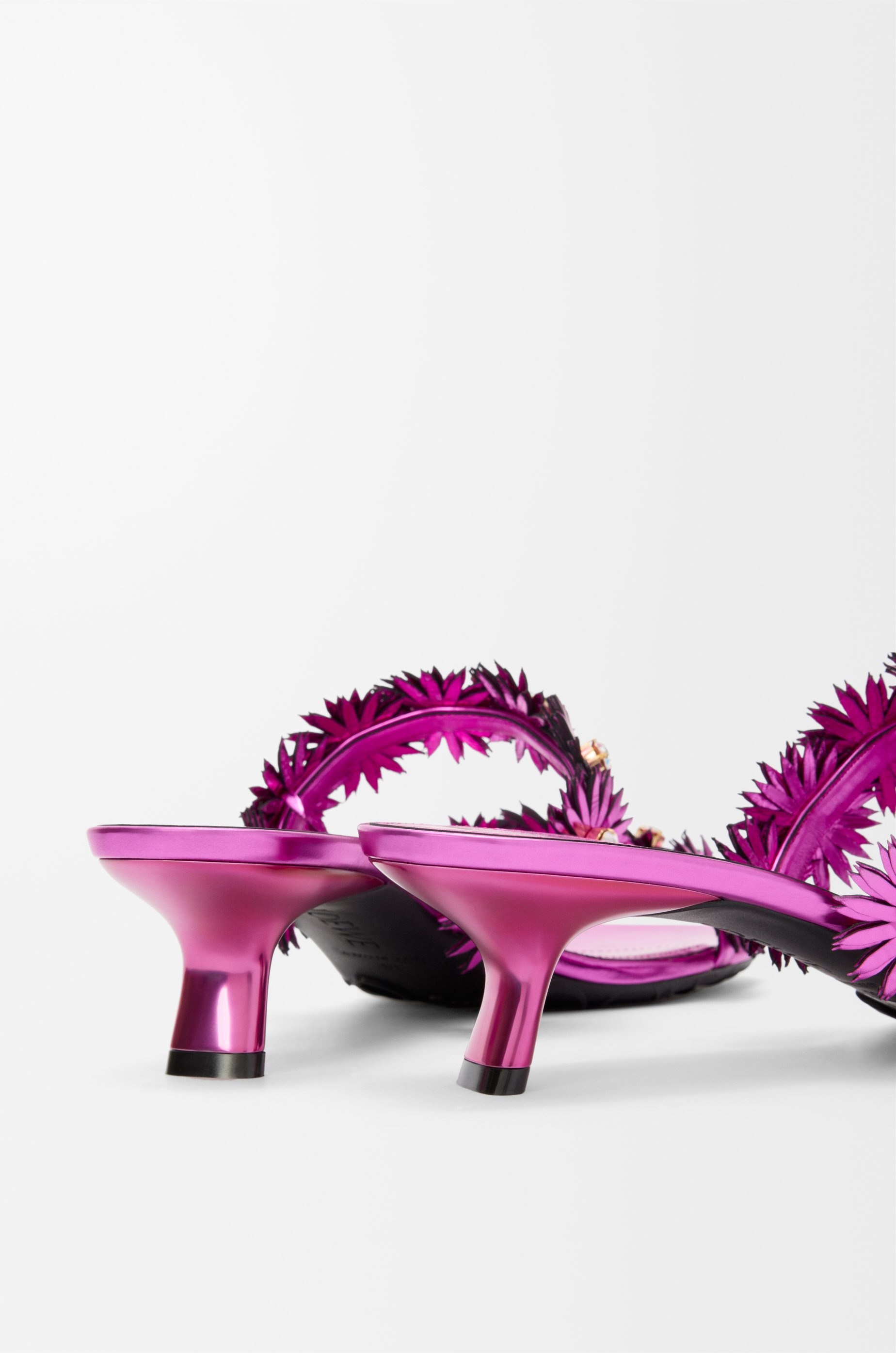 Petal Flower sandal in calfskin and crystals - 5