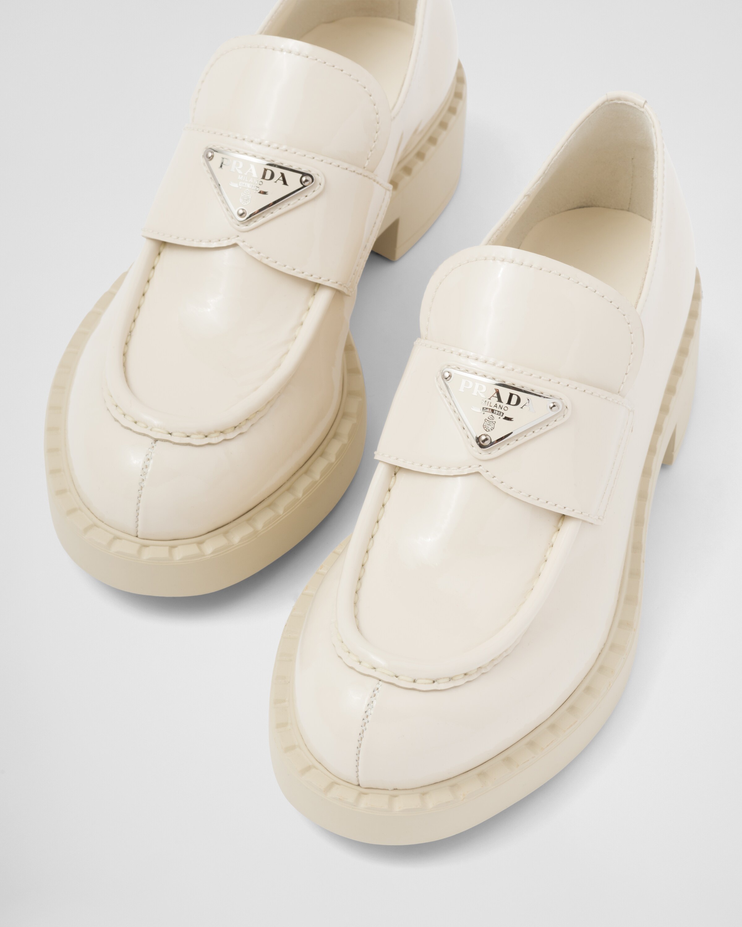 Chocolate patent leather loafers - 6