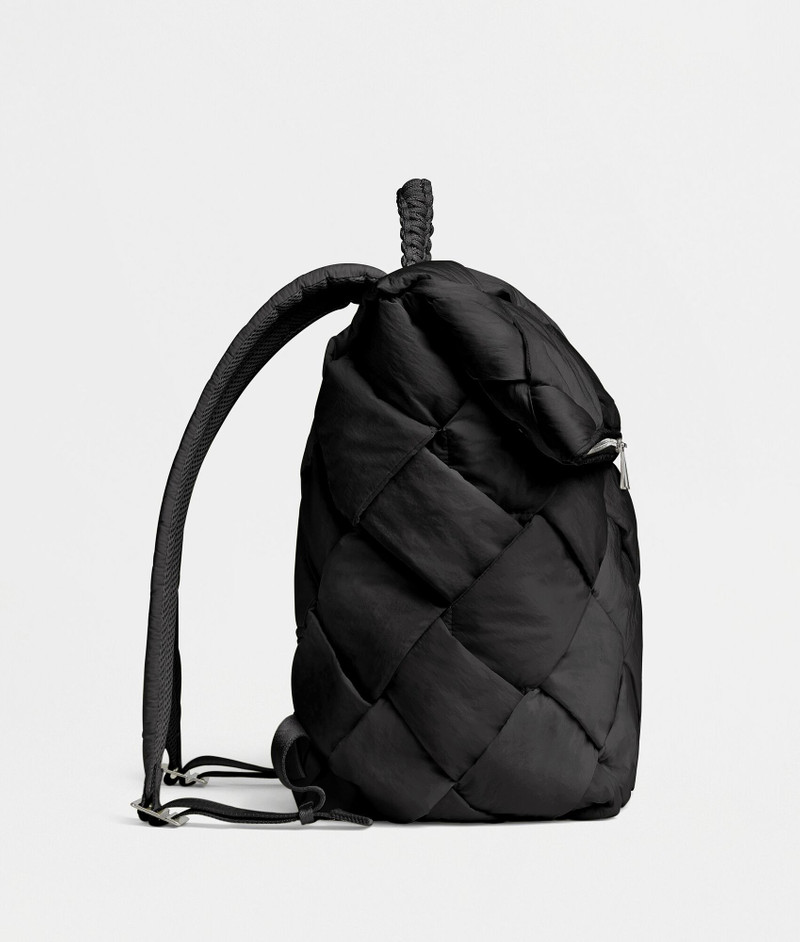 Bottega Veneta cassette outlook