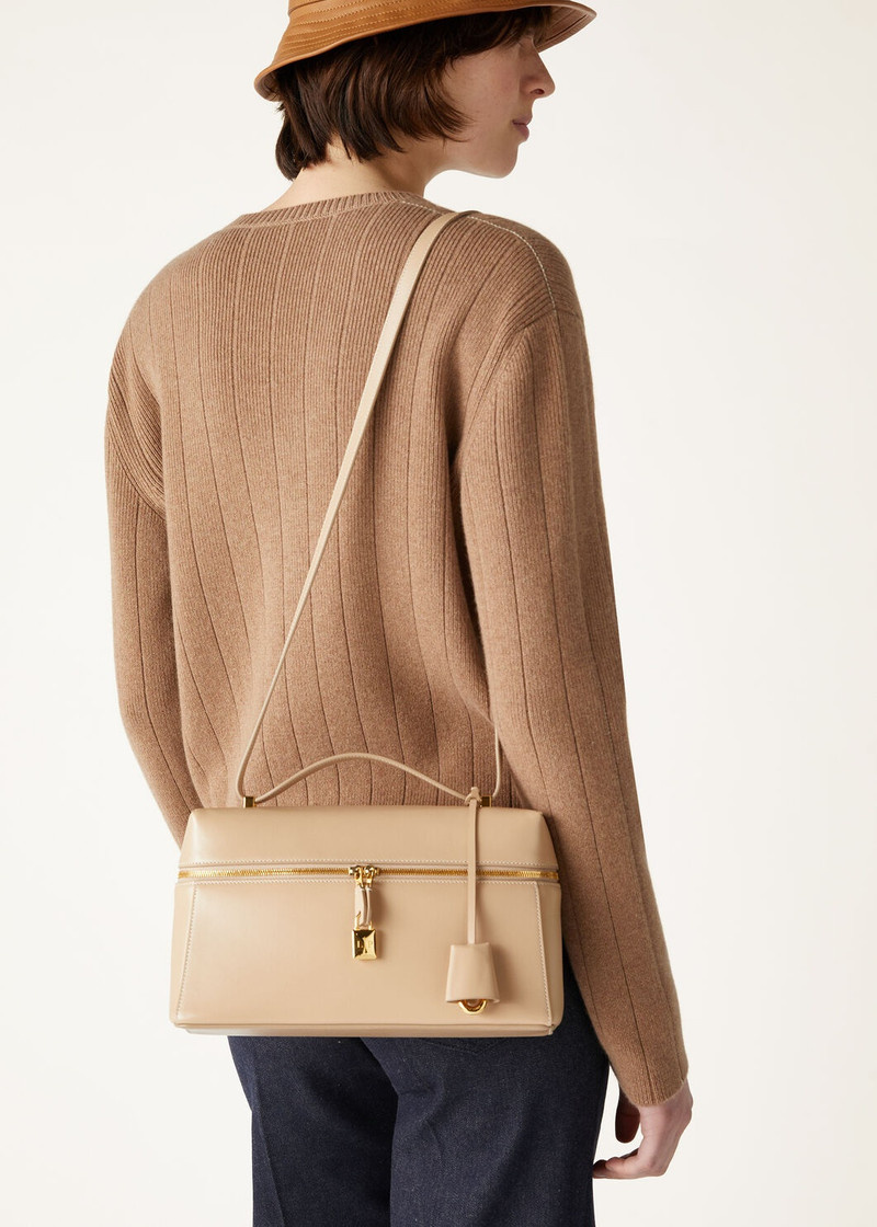 Loro Piana Extra Bag L27 outlook