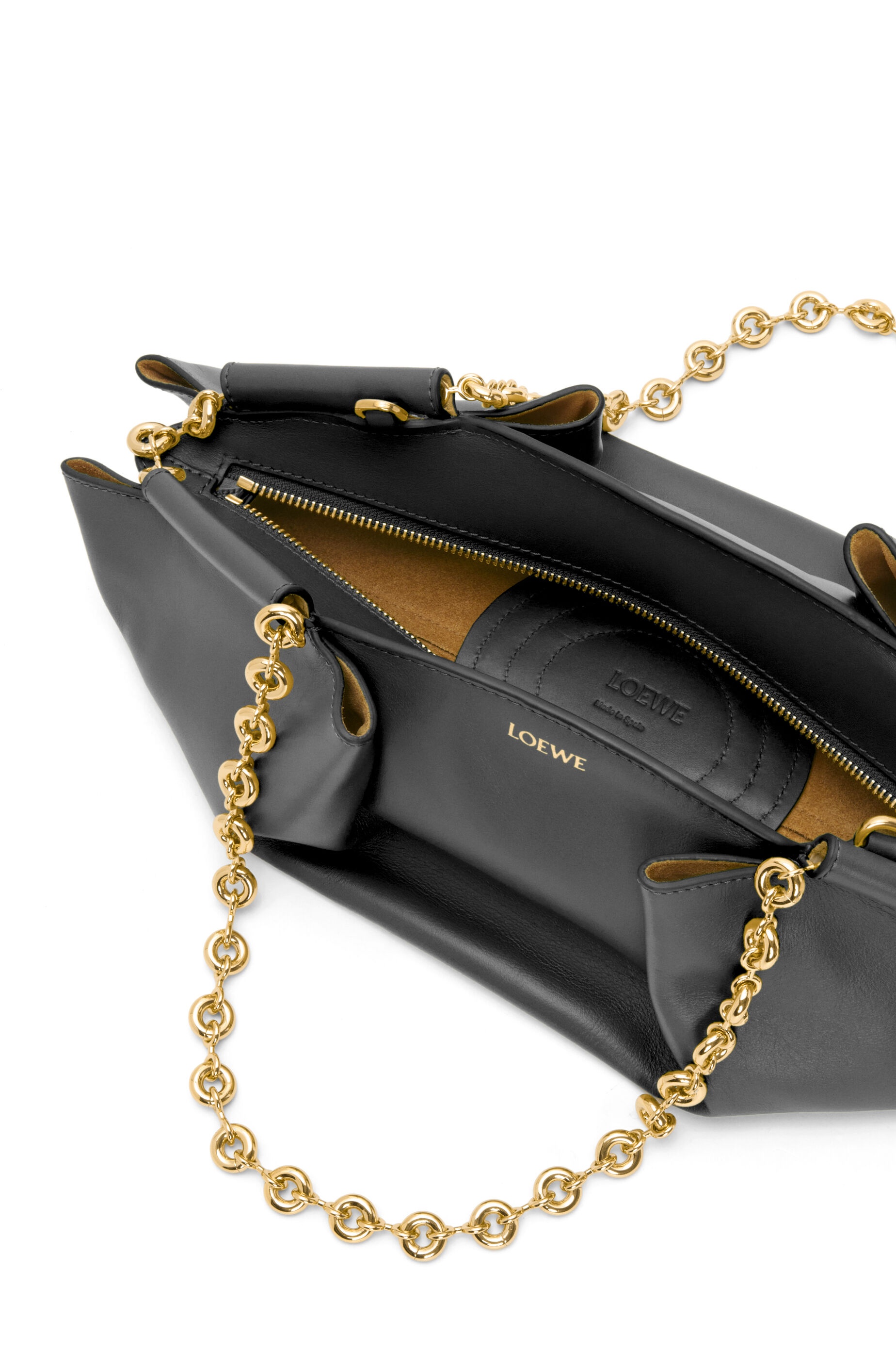 Small Paseo bag in shiny nappa calfskin with chain - 9