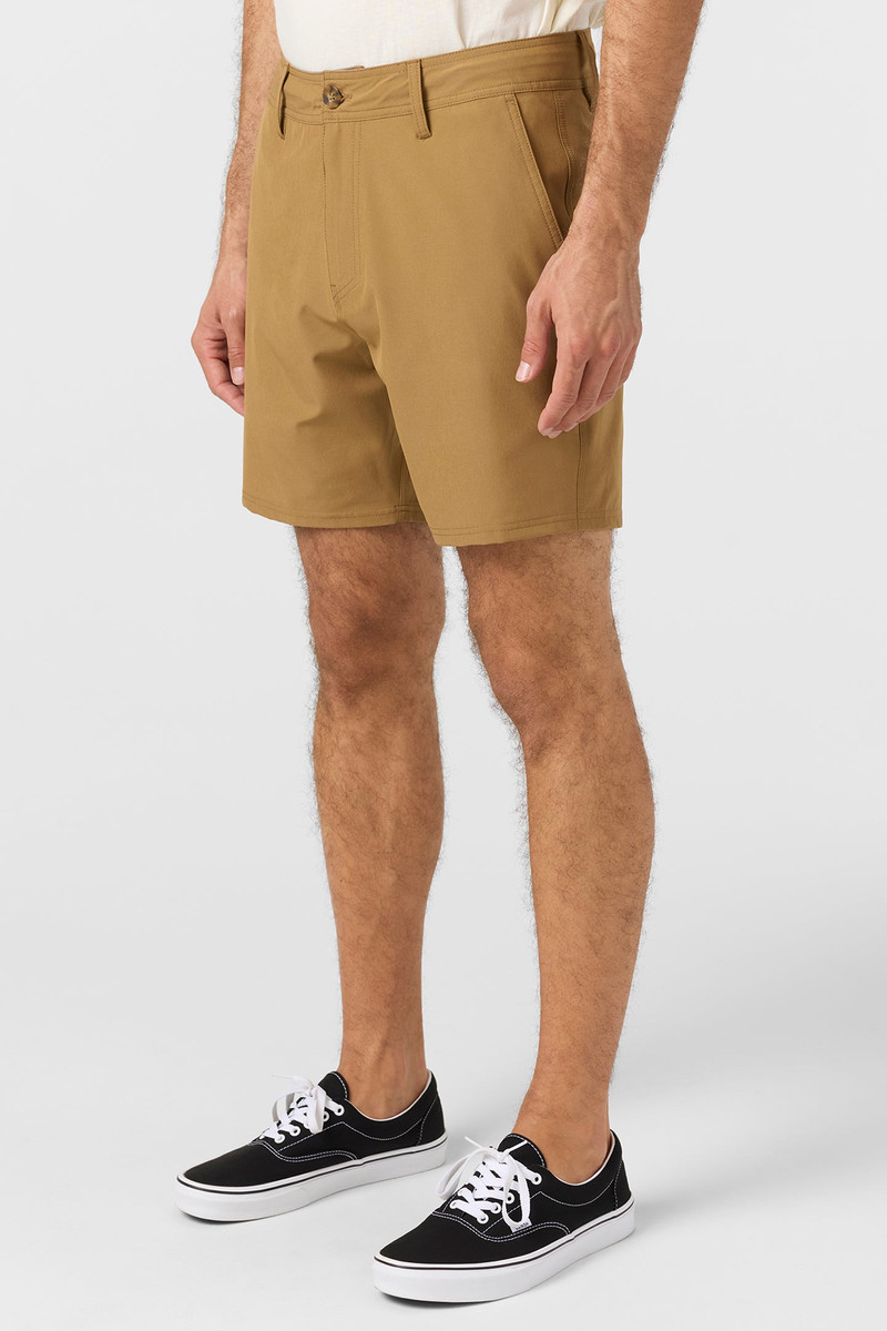 Reserve Solid 17" Hybrid Shorts 3