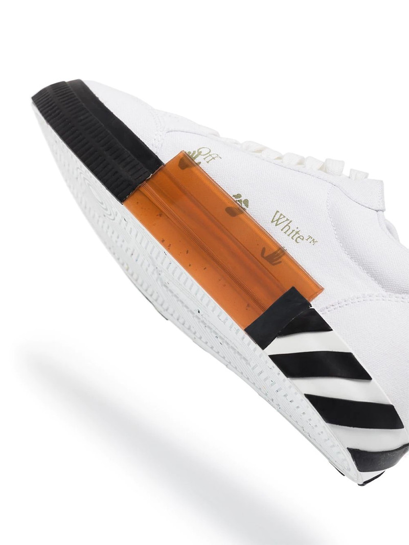 Off-White Vulcanized low-top sneakers outlook