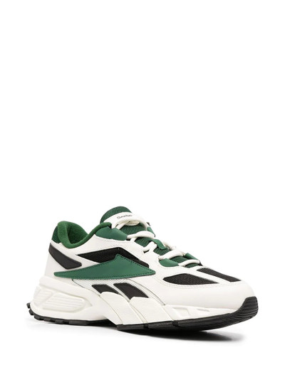 Reebok EVZN panelled low-top sneakers outlook