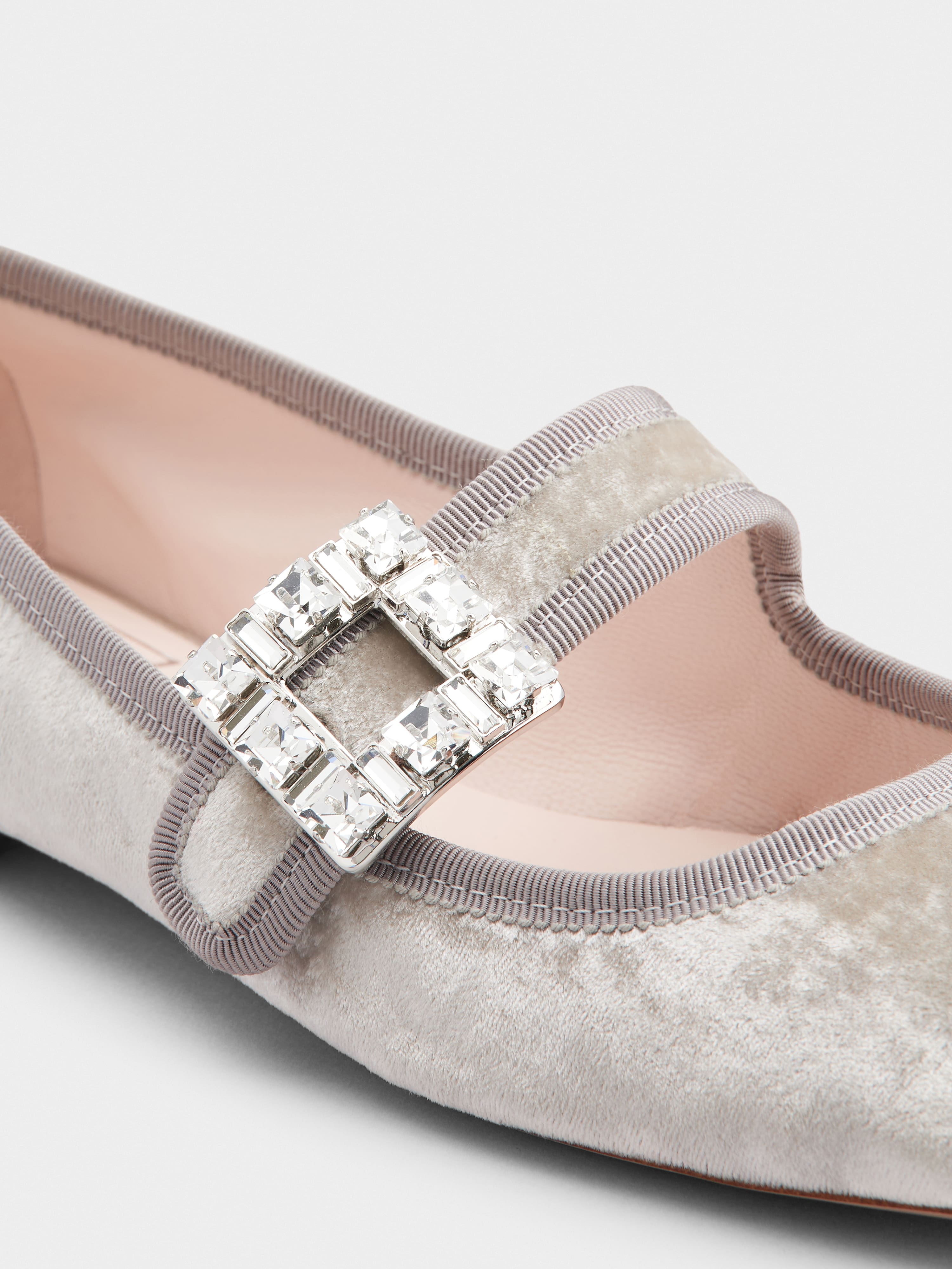 Très Vivier Strass Buckle Babies Ballerinas in Velvet - 3