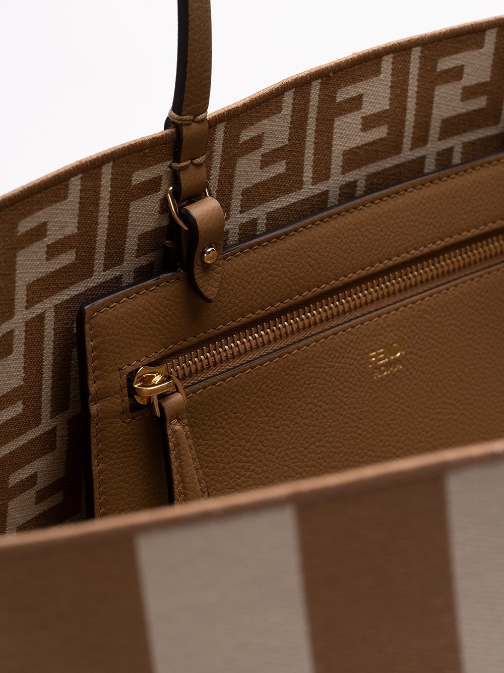 VIP【送料関税込】FENDI ROLL LARGE SHOPPING BAG 30577692_59449954_600.jpg