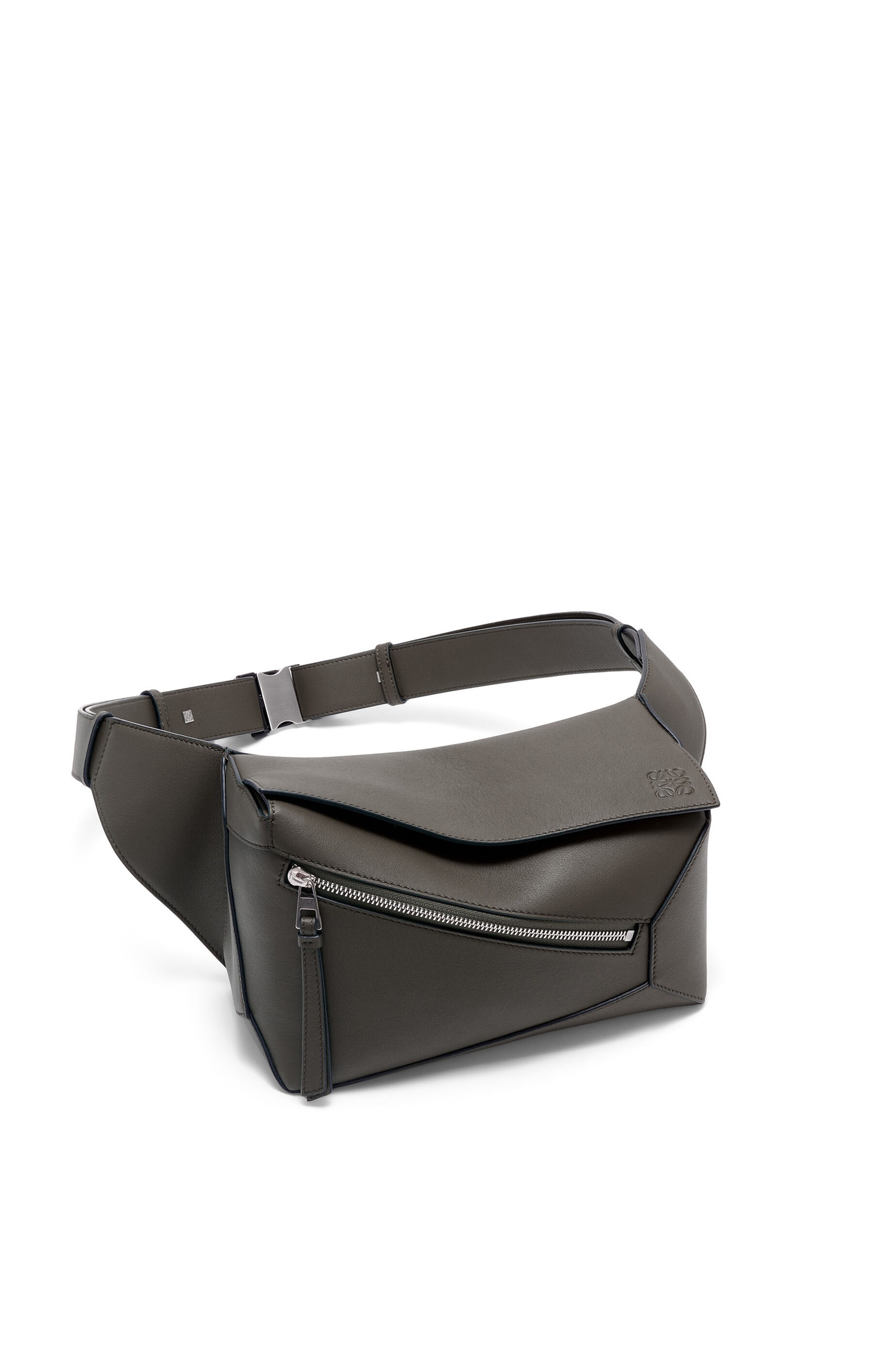 【関税&送料込】Loewe Loewe Puzzle Small Belt Bag In Classic Loewe Small Puzzle bumbag in classic calfskin | REVERSIBLE