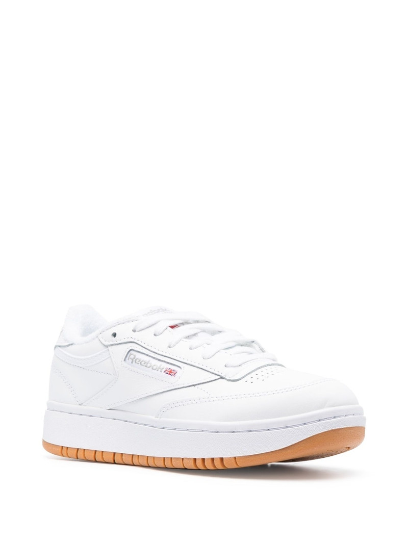 Reebok logo-patch low-top sneakers outlook