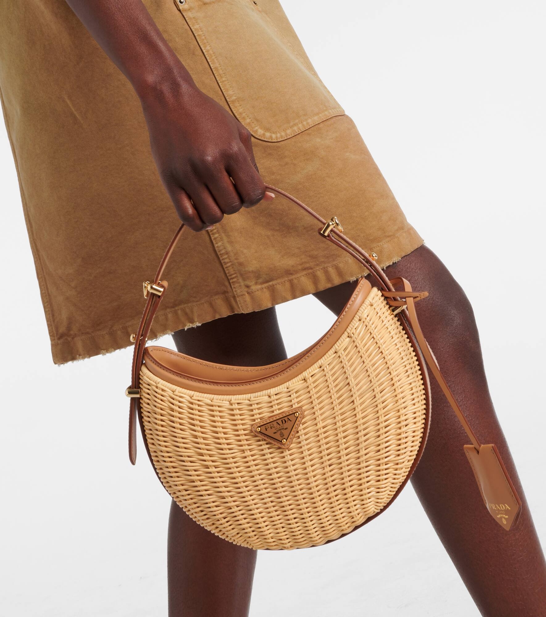 Arqué woven leather-trimmed shoulder bag - 7