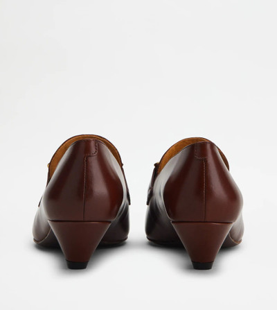 Tod's HEELED LOAFERS IN LEATHER - BROWN outlook