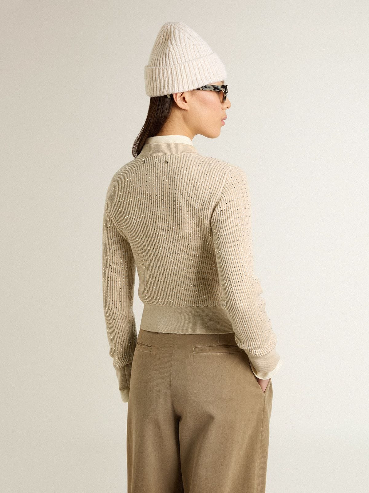 Cropped round-neck sweater in beige wool with all-over crystals - 4
