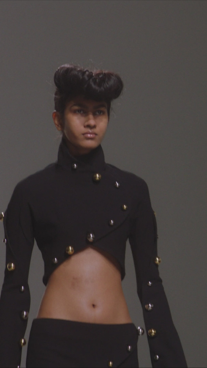 CROP TOP BLACK WITH BUTTONS 6