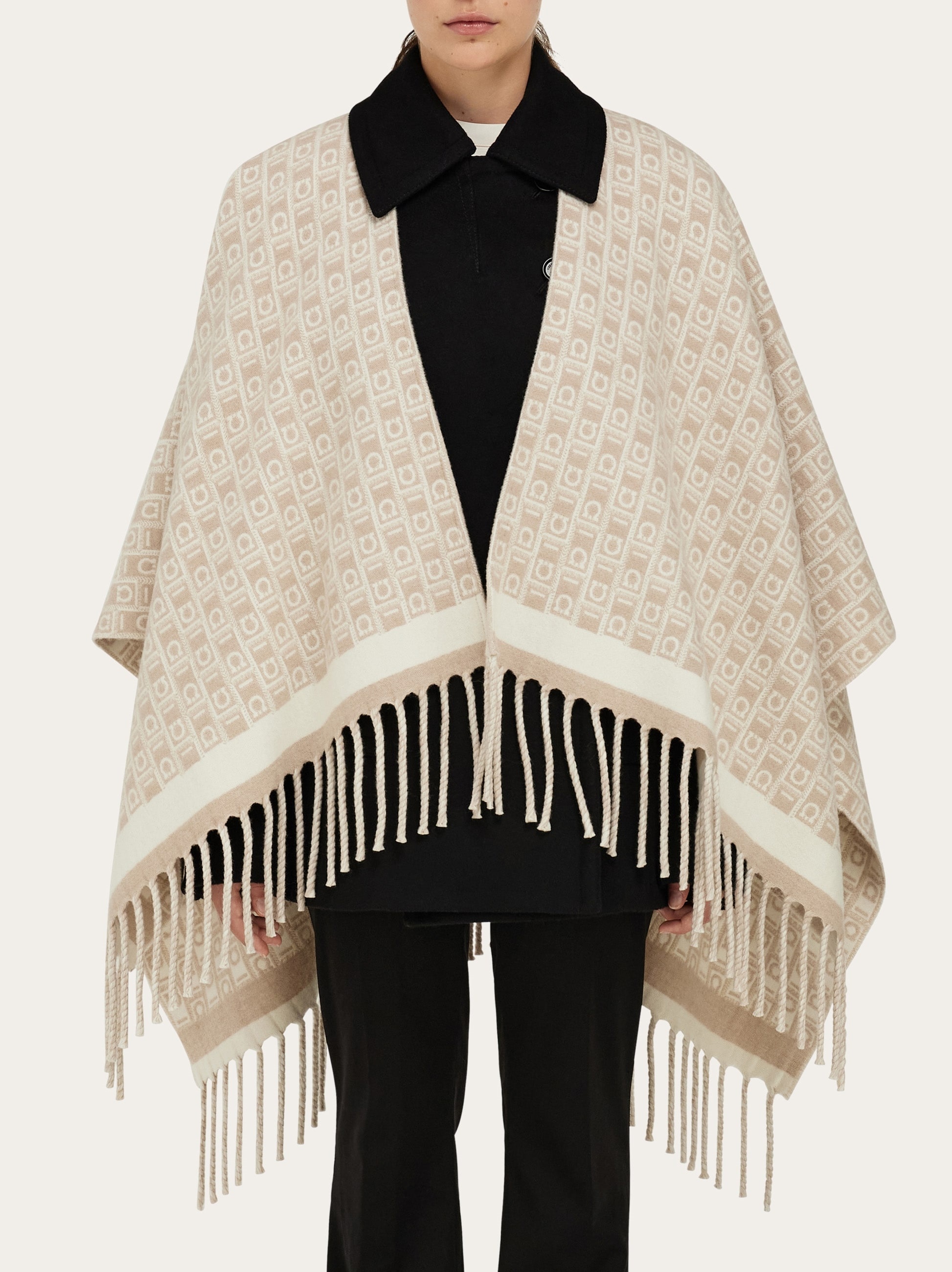 Ferragamo Monogram cape - 3