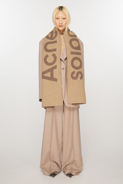 Acne Studios Logo jacquard scarf - Narrow - Camel brown outlook