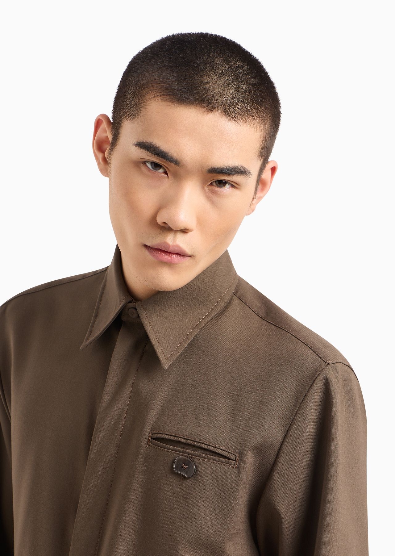 Light wool shirt with pocket and contoured button - 5