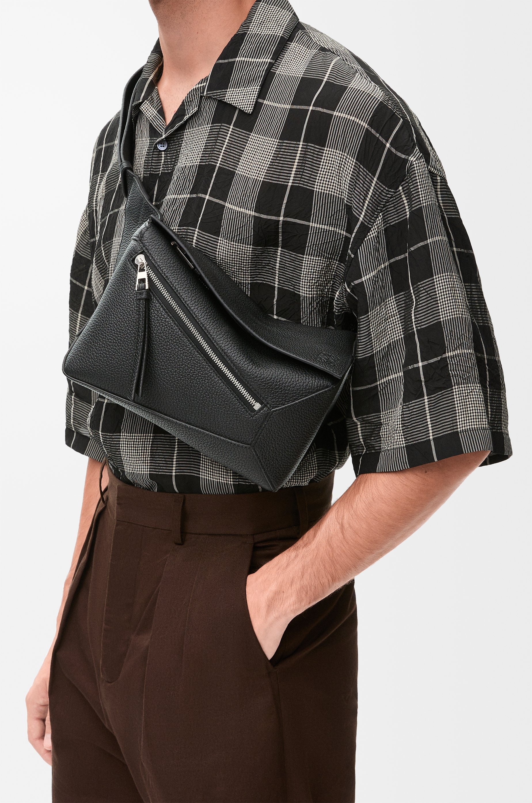 Small Puzzle bumbag in grained calfskin - 2