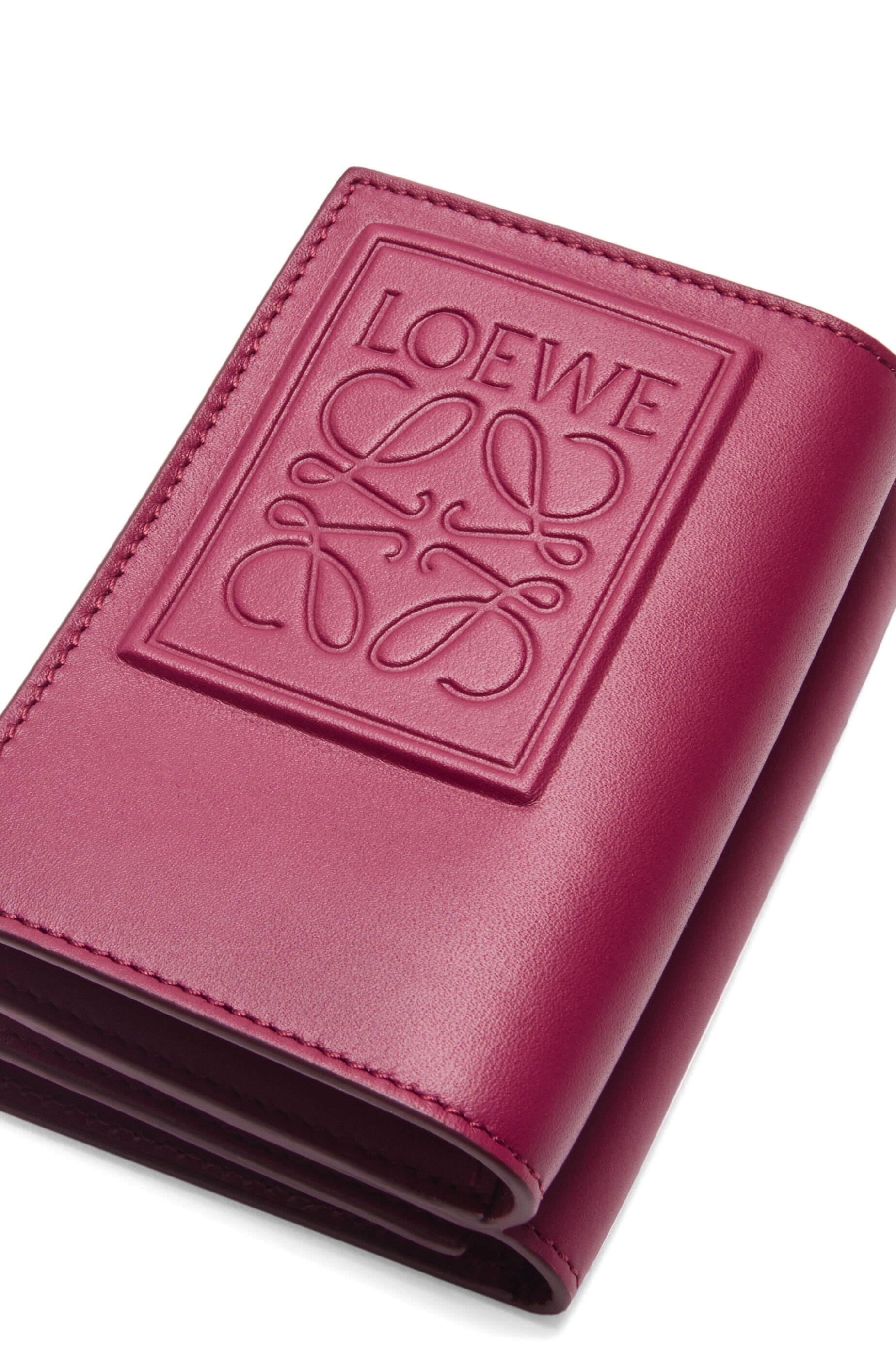 Trifold wallet in satin calfskin 6