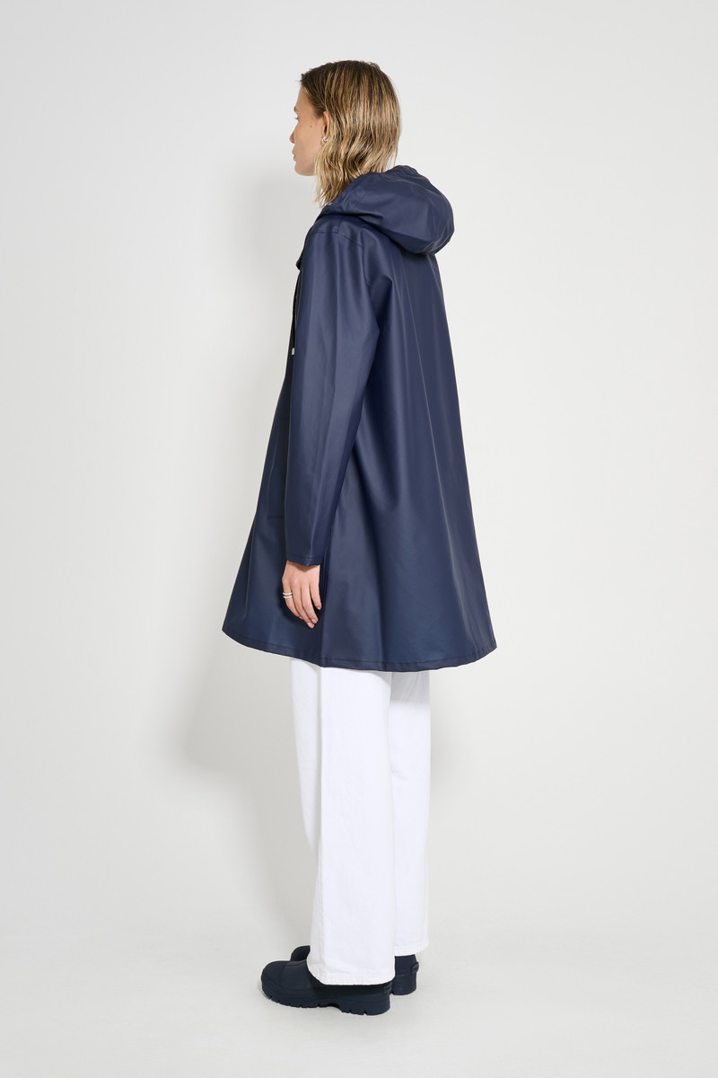 Stutterheim Mosebacke Lightweight Raincoat Navy outlook