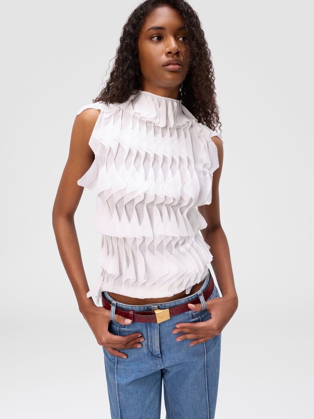 Sleeveless top with ruffles - 4