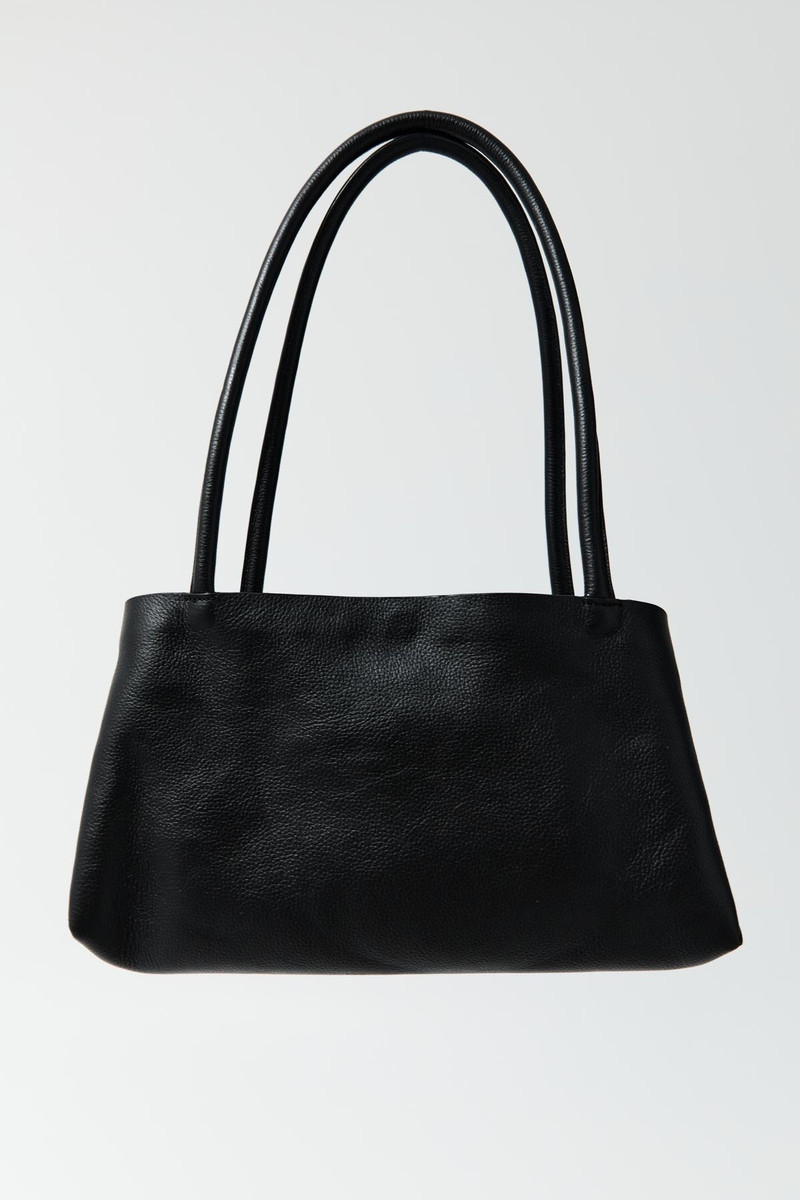 ST. AGNI PRE-ORDER: Origami Tote - Black outlook