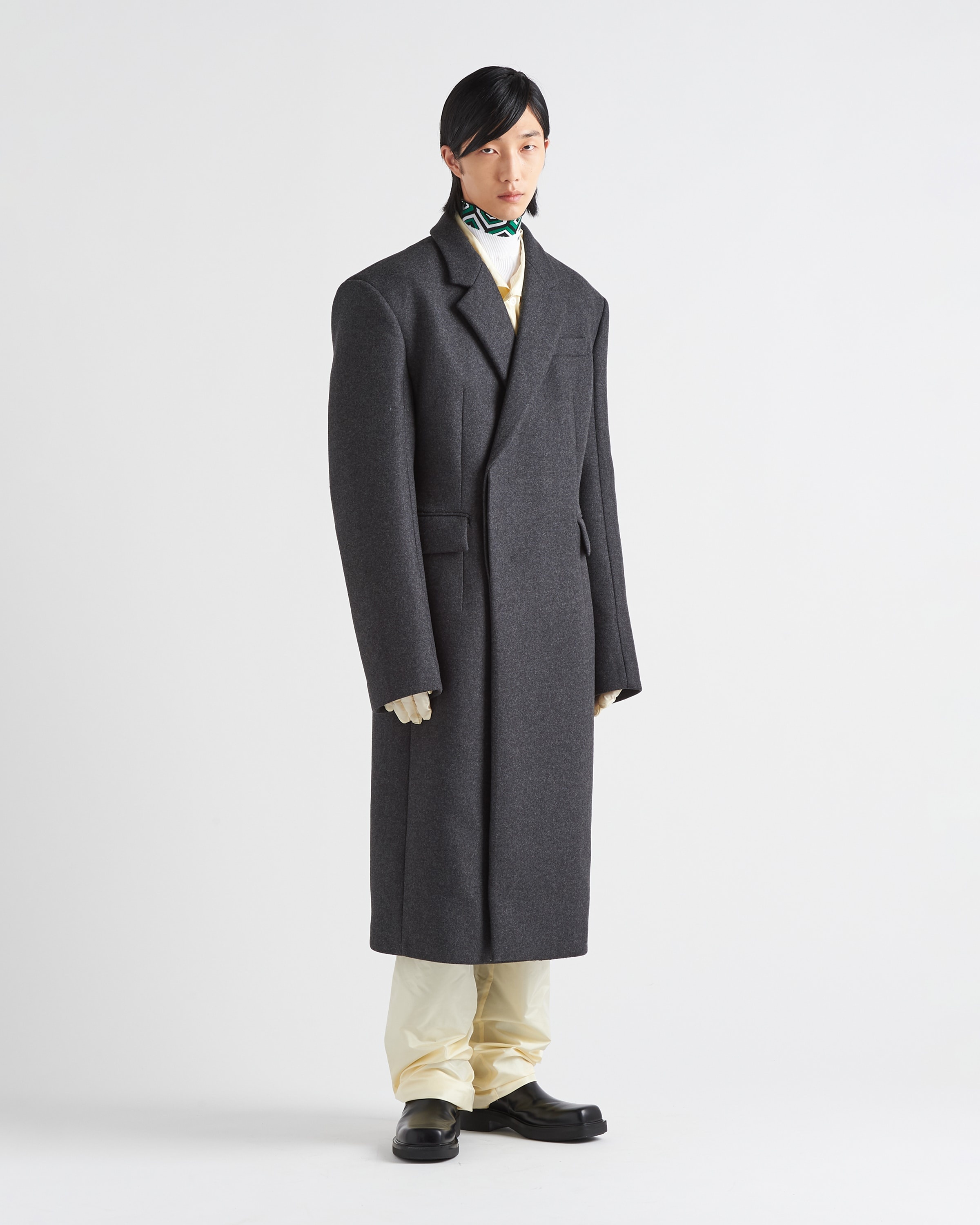 Double-breasted wool coat - 2