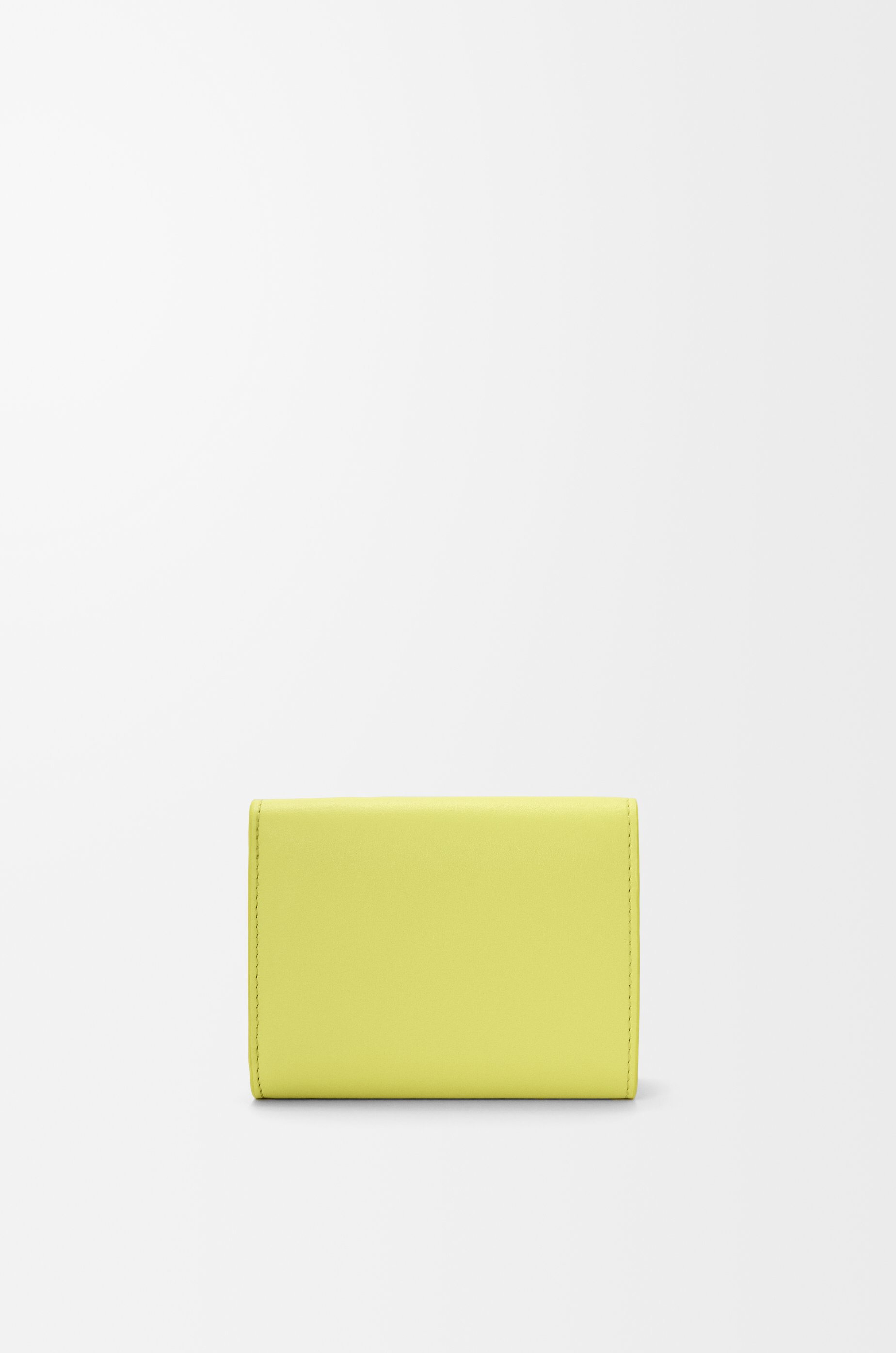 Pebble trifold wallet in shiny nappa calfskin - 5