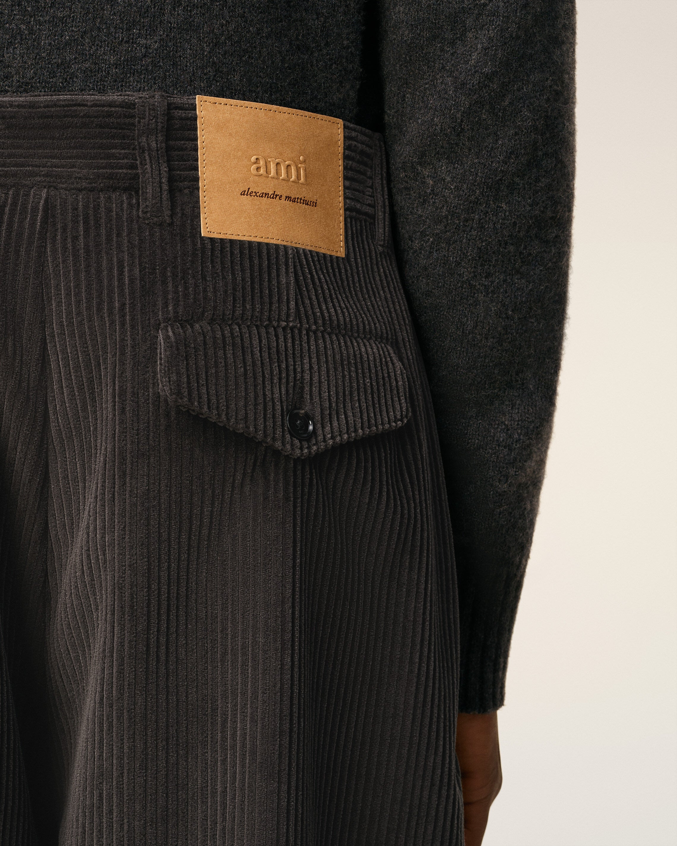 BLACK COTTON CARROT OVERSIZED TROUSERS - 7