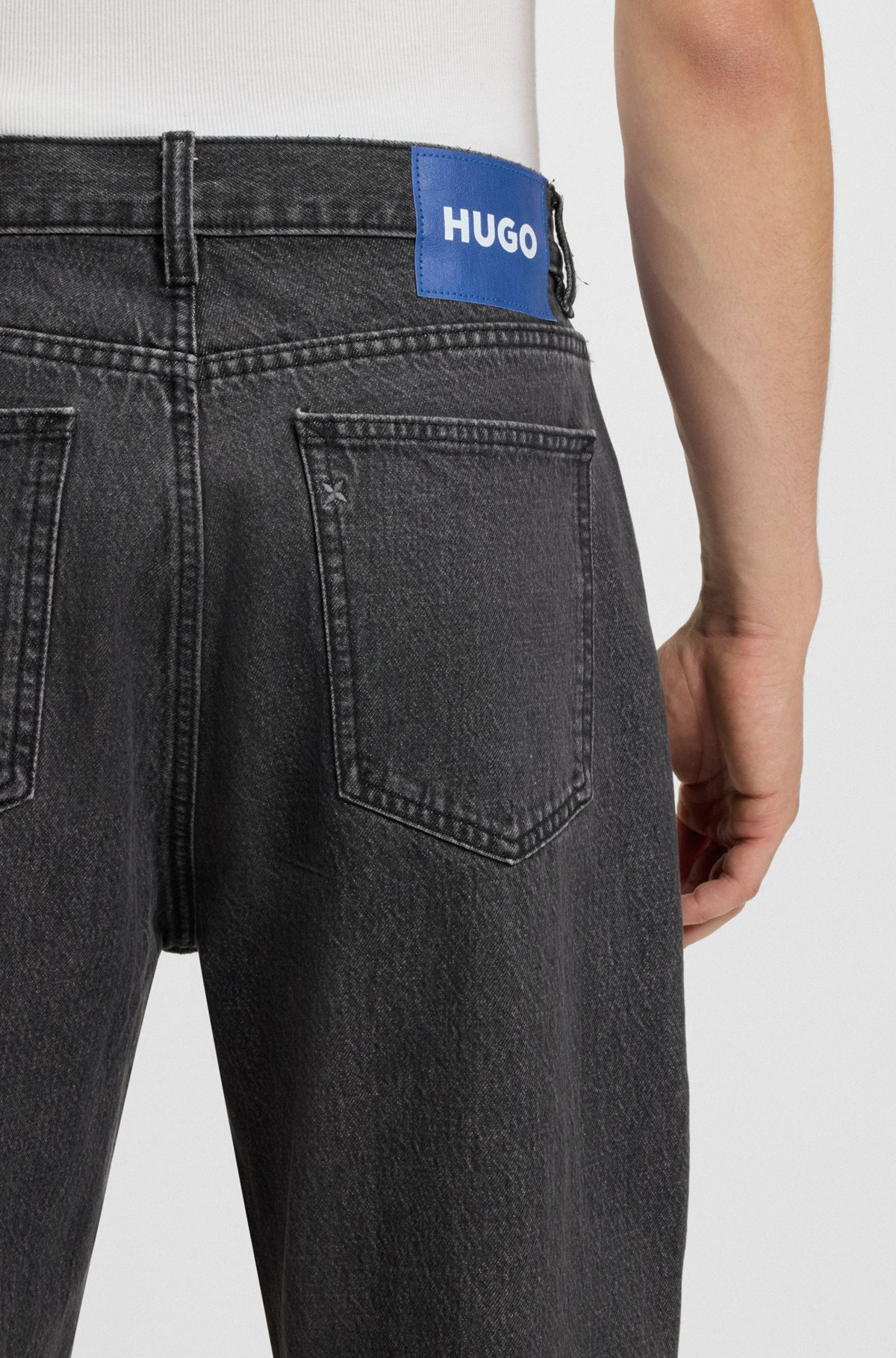 BAGGY-FIT JEANS IN BLACK STONEWASHED DENIM - 5