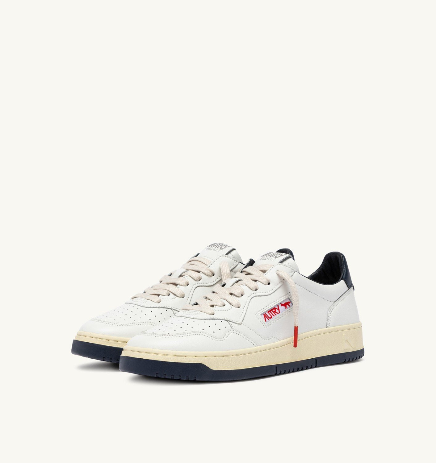 MEDALIST LOW 'MAISON KITSUNÉ' SNEAKERS IN WHITE AND BLUE LEATHER - 4