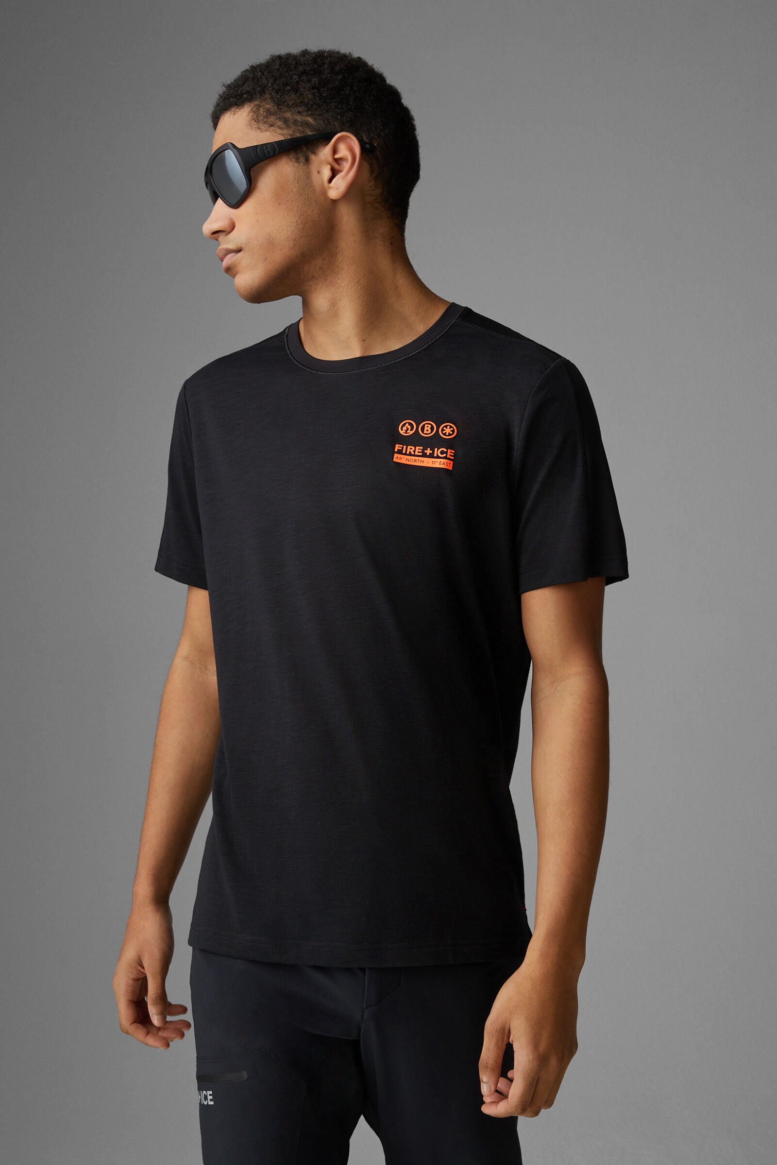 Tarik T-shirt in Black - 2