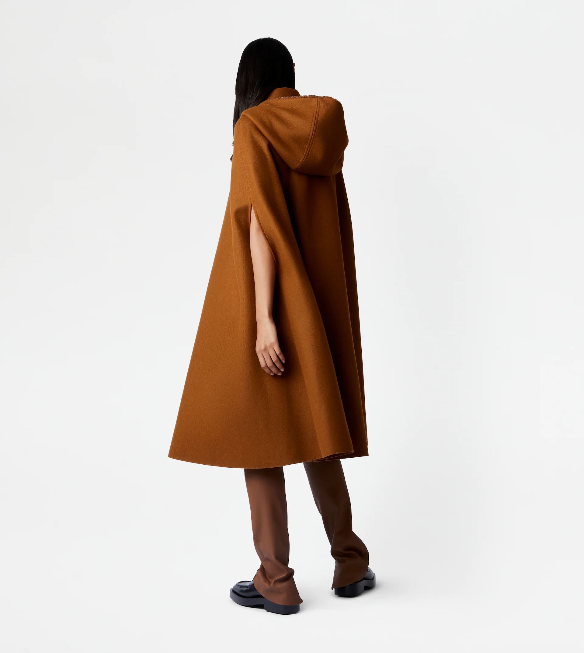 CAPE WITH BROOCH - BROWN - 3