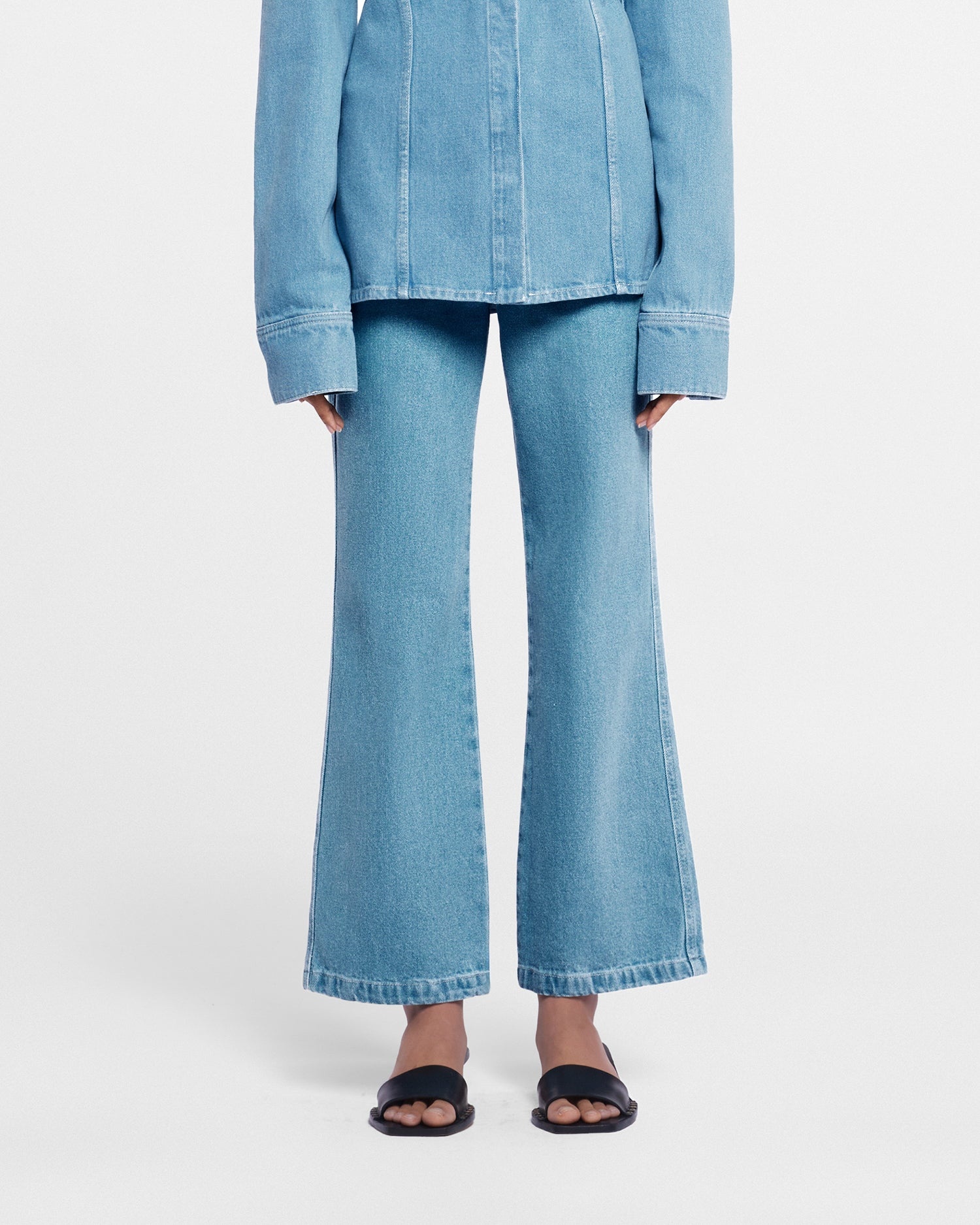 Cropped Kick-Flare Jeans - 3