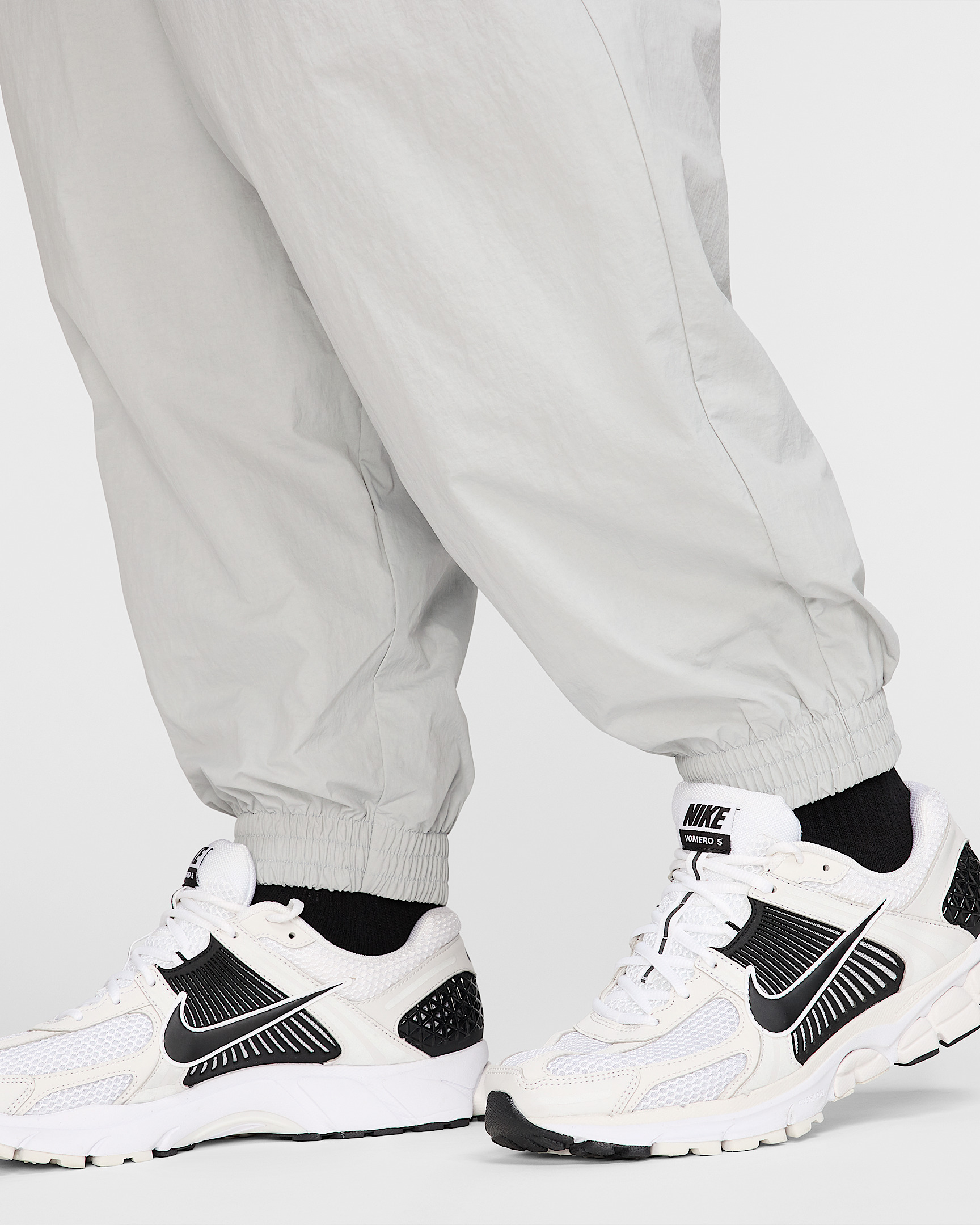 Nike Club Men's Oversized Woven Track Pants - 5